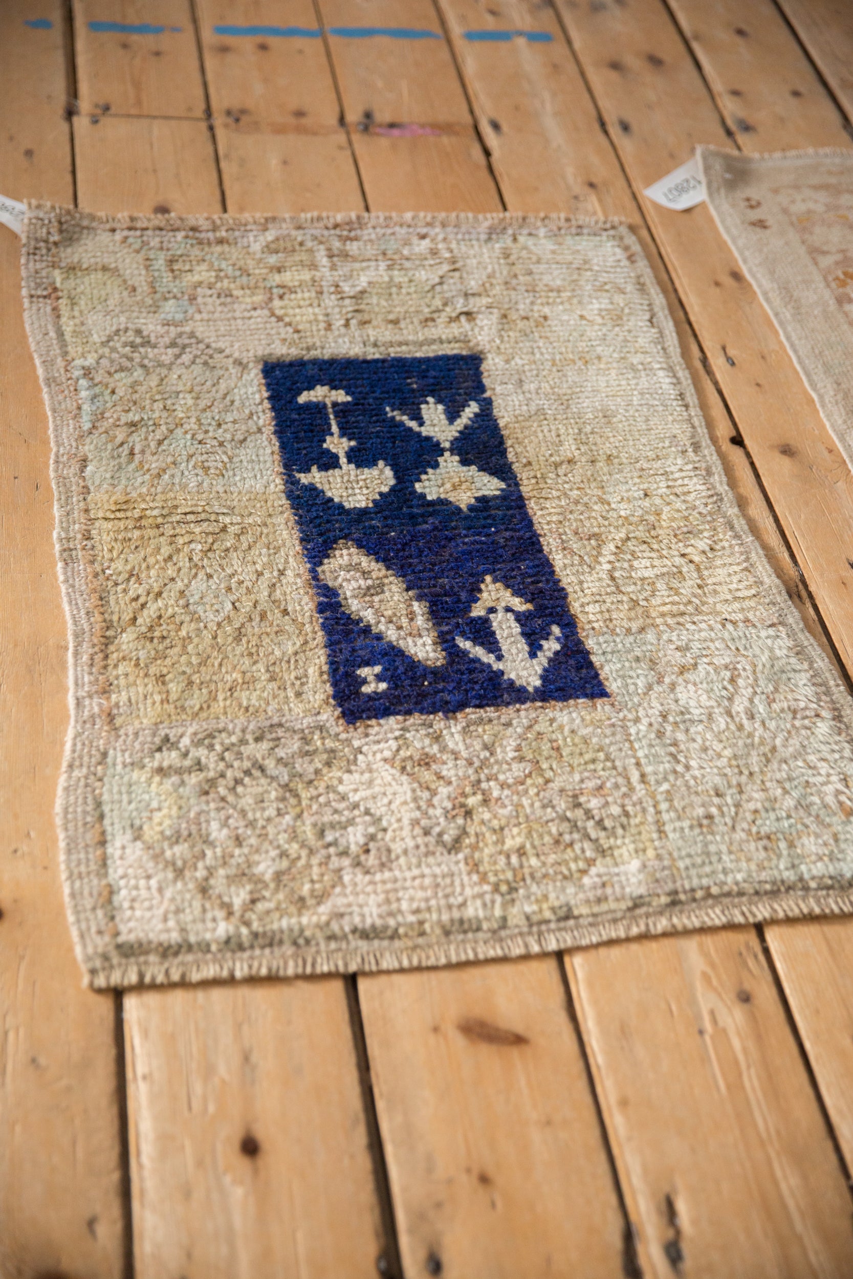 Vintage Distressed Tulu Rug Mat // ONH Item: 12802, Image 4