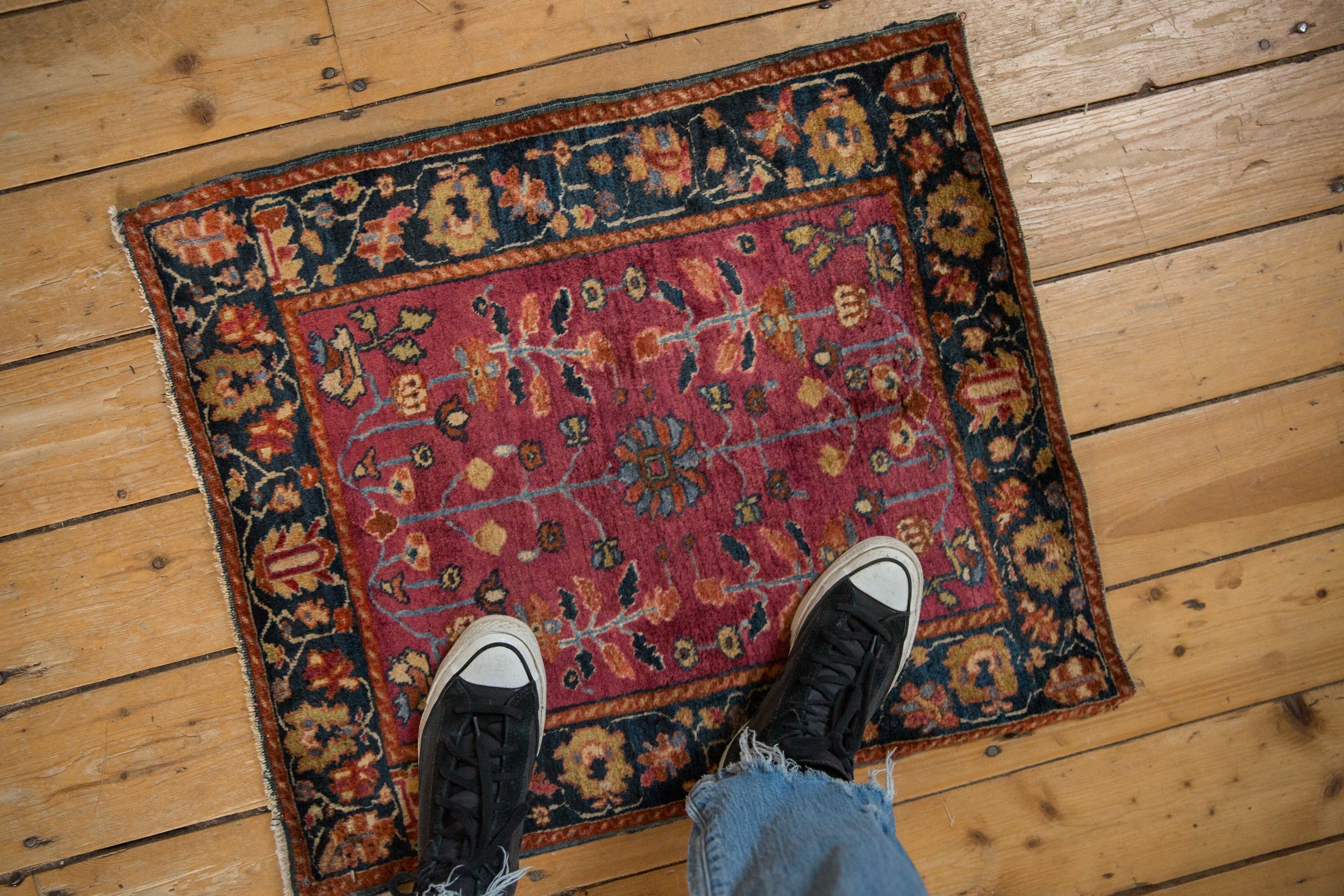 Antique Farahan Sarouk Square Rug Mat // ONH Item: 12817, Image 1