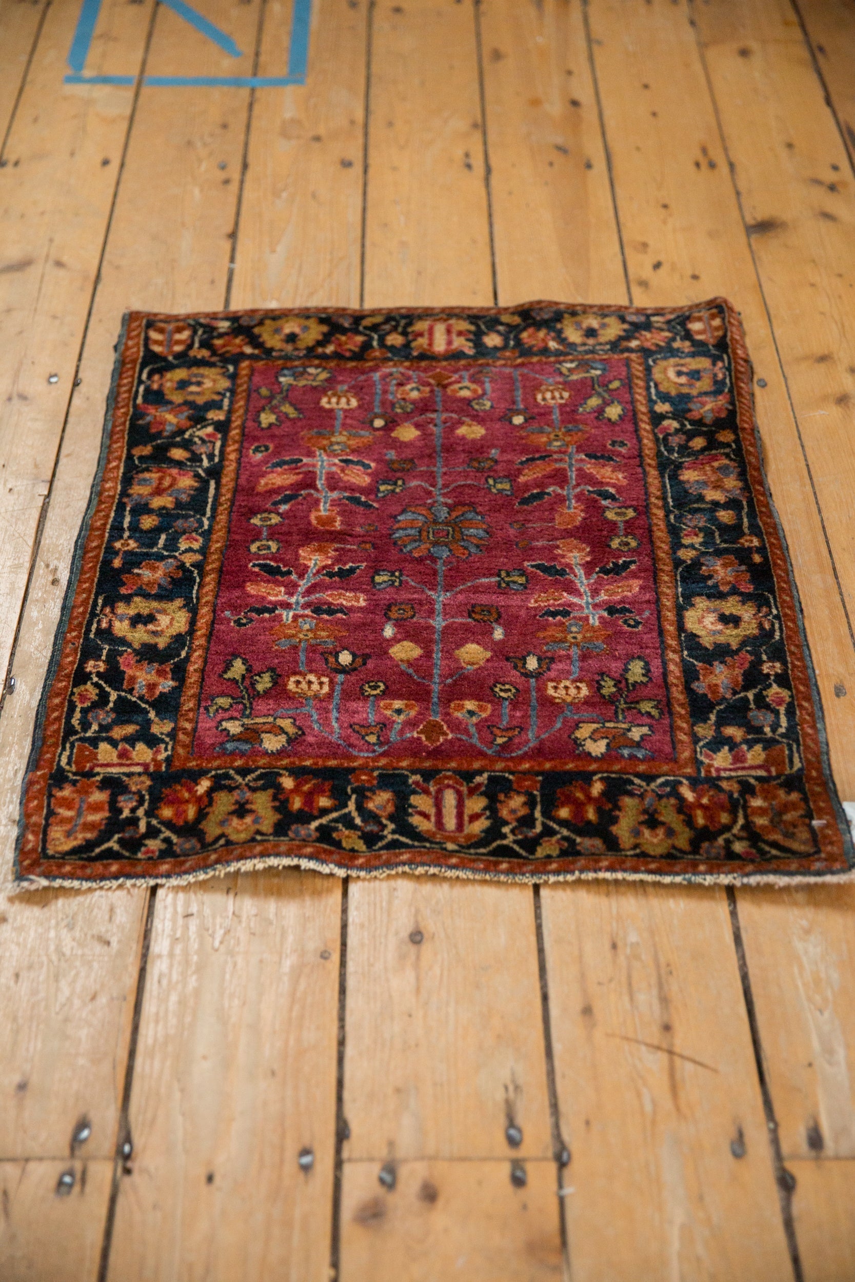 Antique Farahan Sarouk Square Rug Mat // ONH Item: 12817, Image 4