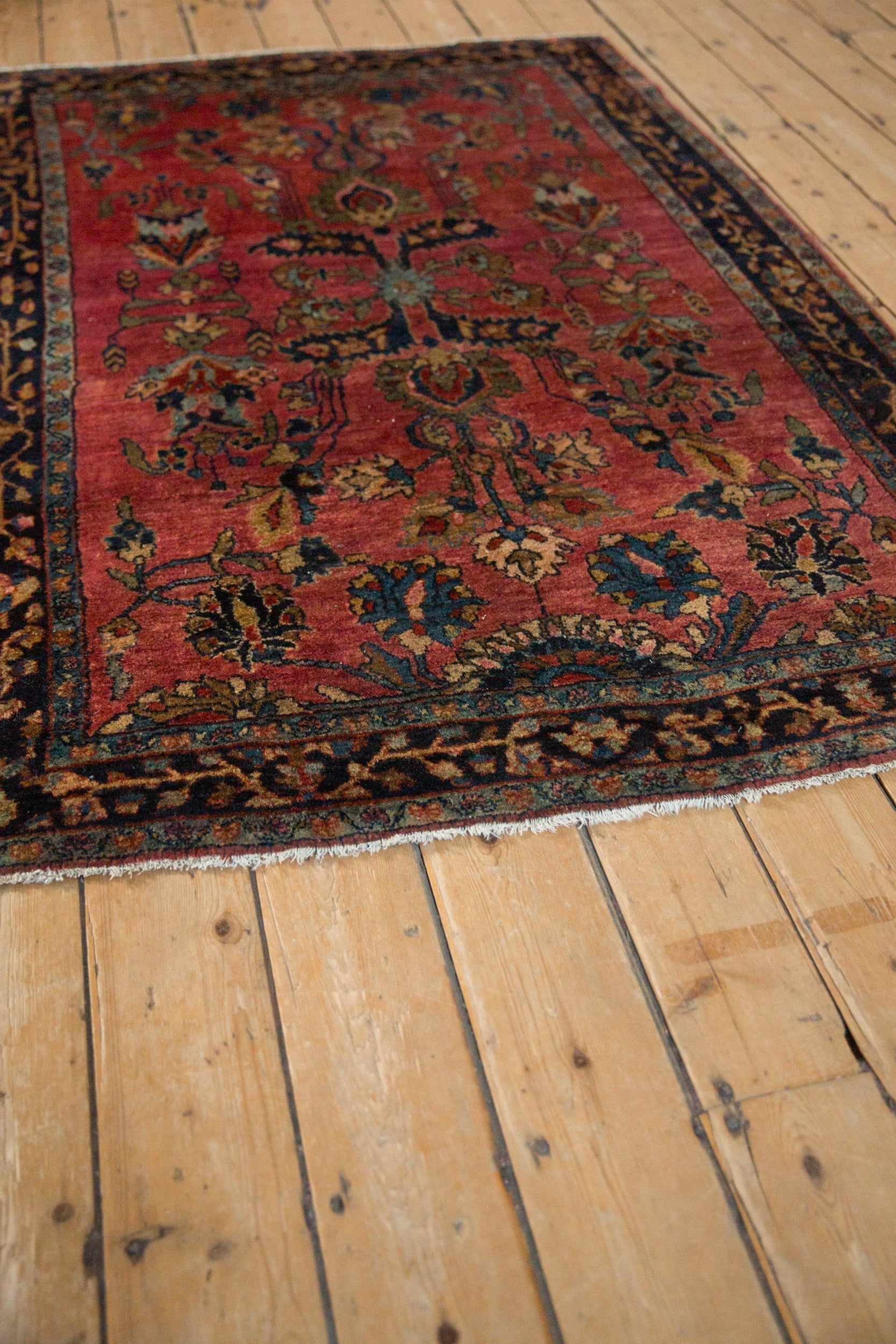Antique Fine Sarouk Rug // ONH Item: 12838, Image 3