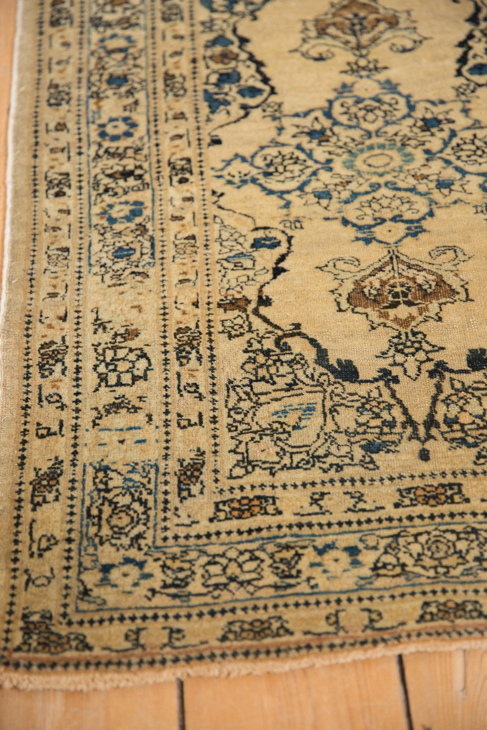 Antique Fine Tabriz Rug Mat // ONH Item: 12839, Image 4