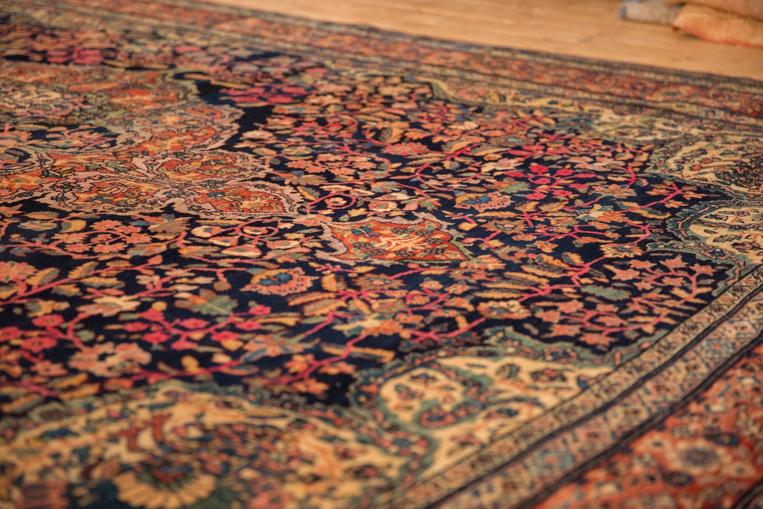 Antique Farahan Sarouk Carpet // ONH Item: 12882, Image 5