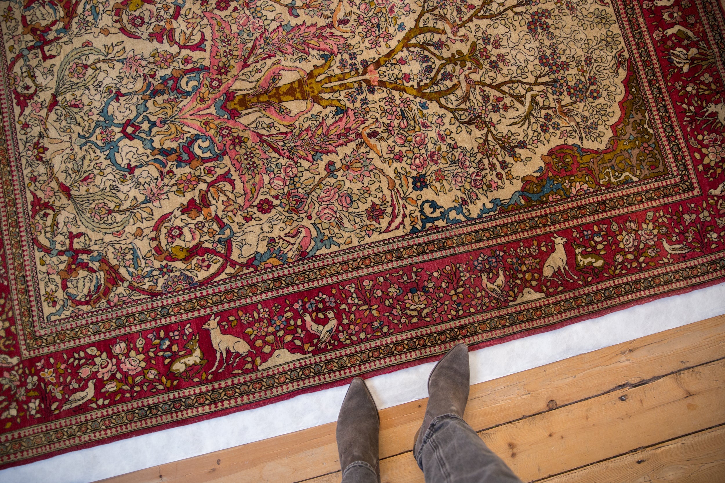 Antique Isfahan Rug // ONH Item: 12883, Image 1