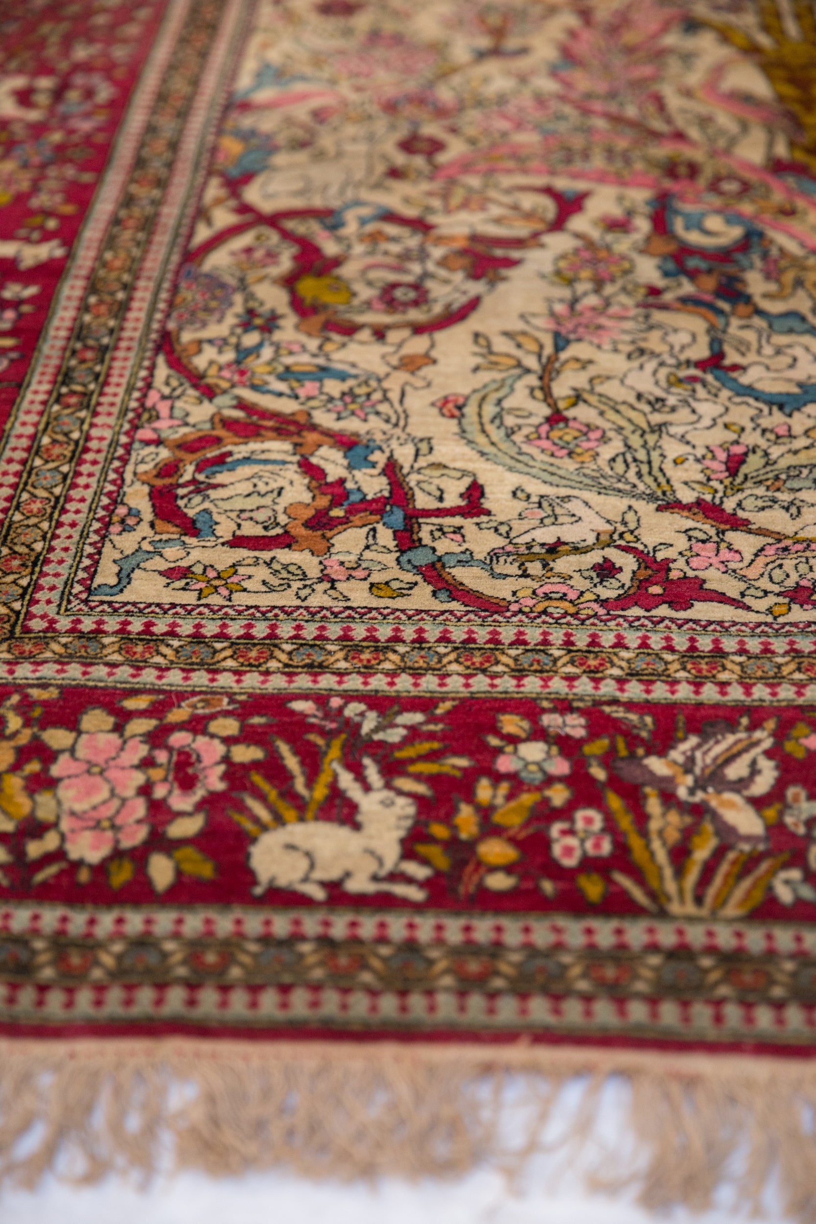 Antique Isfahan Rug // ONH Item: 12883, Image 5
