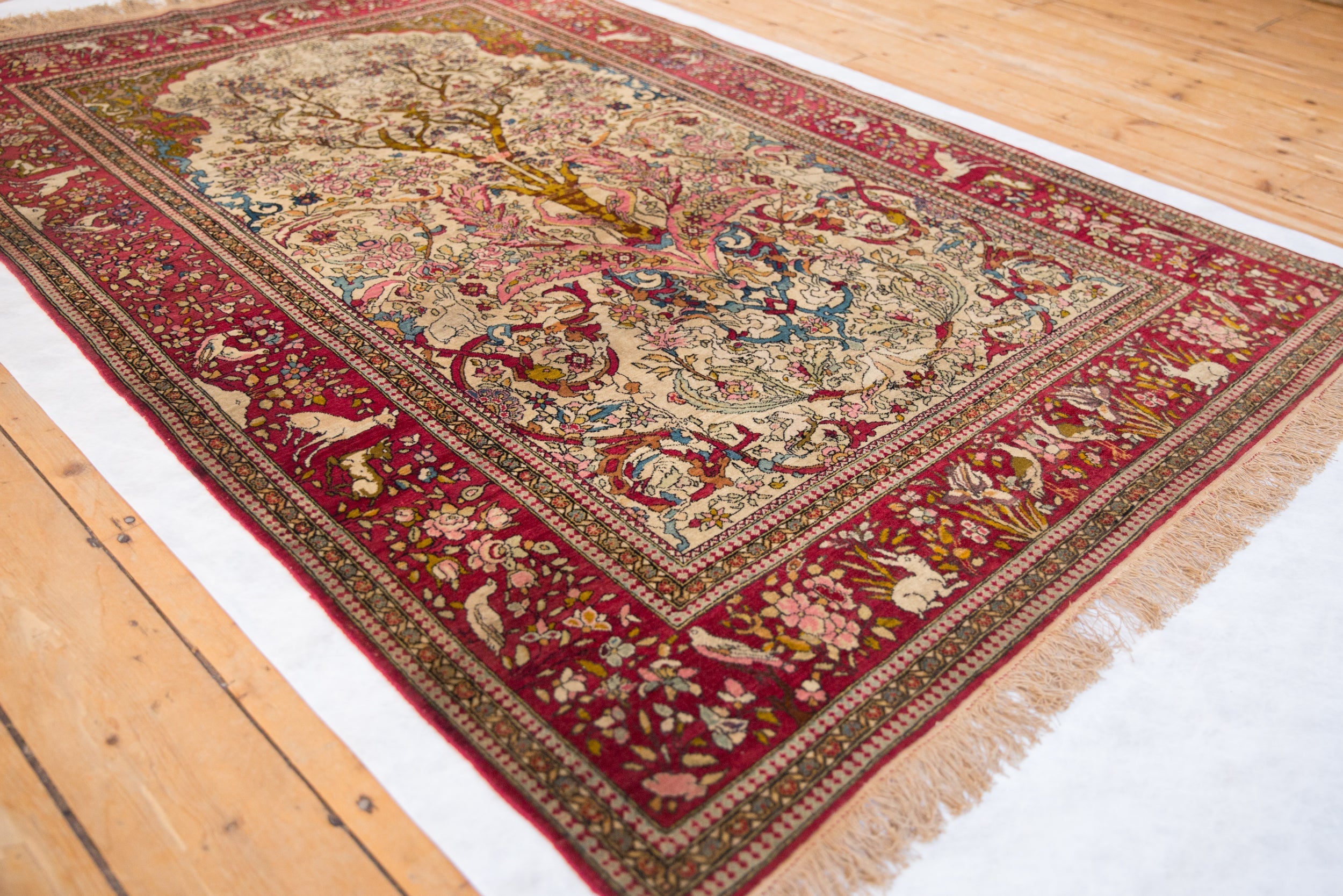 Antique Isfahan Rug // ONH Item: 12883, Image 6