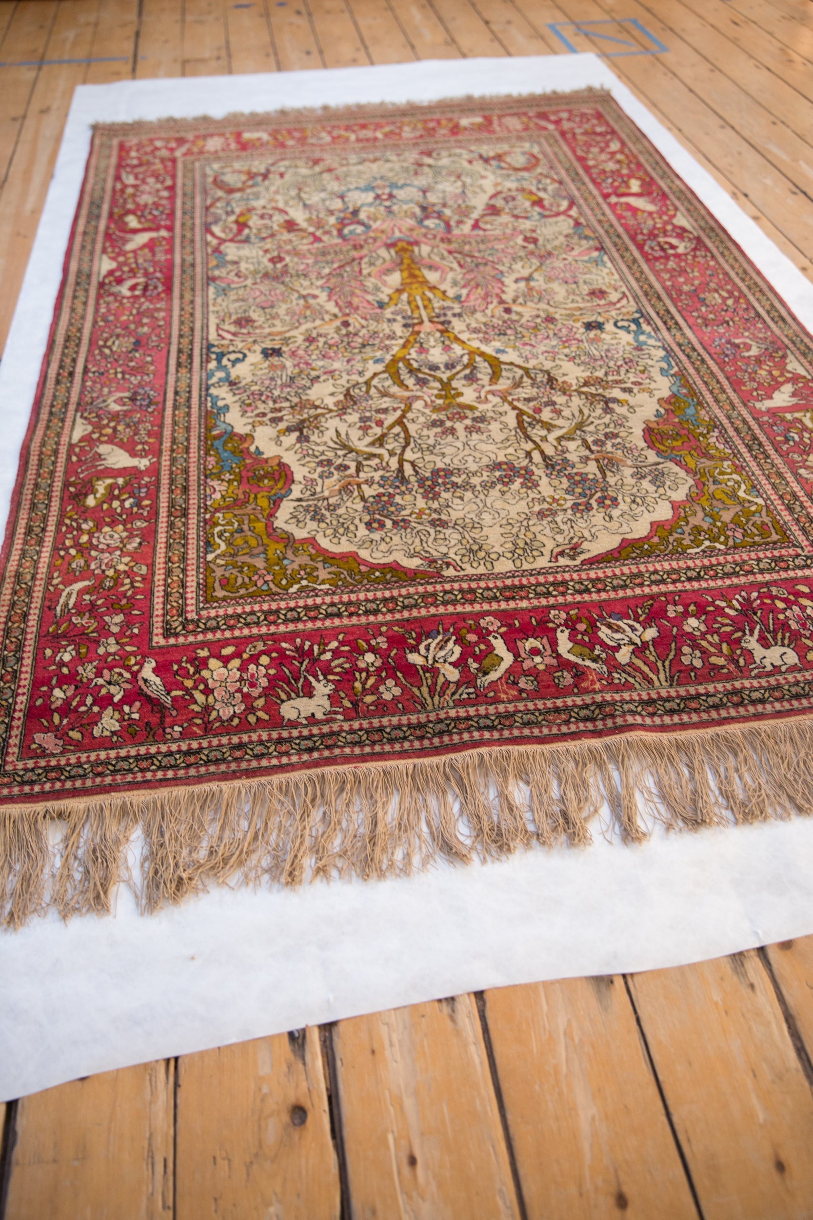 Antique Isfahan Rug // ONH Item: 12883, Image 11