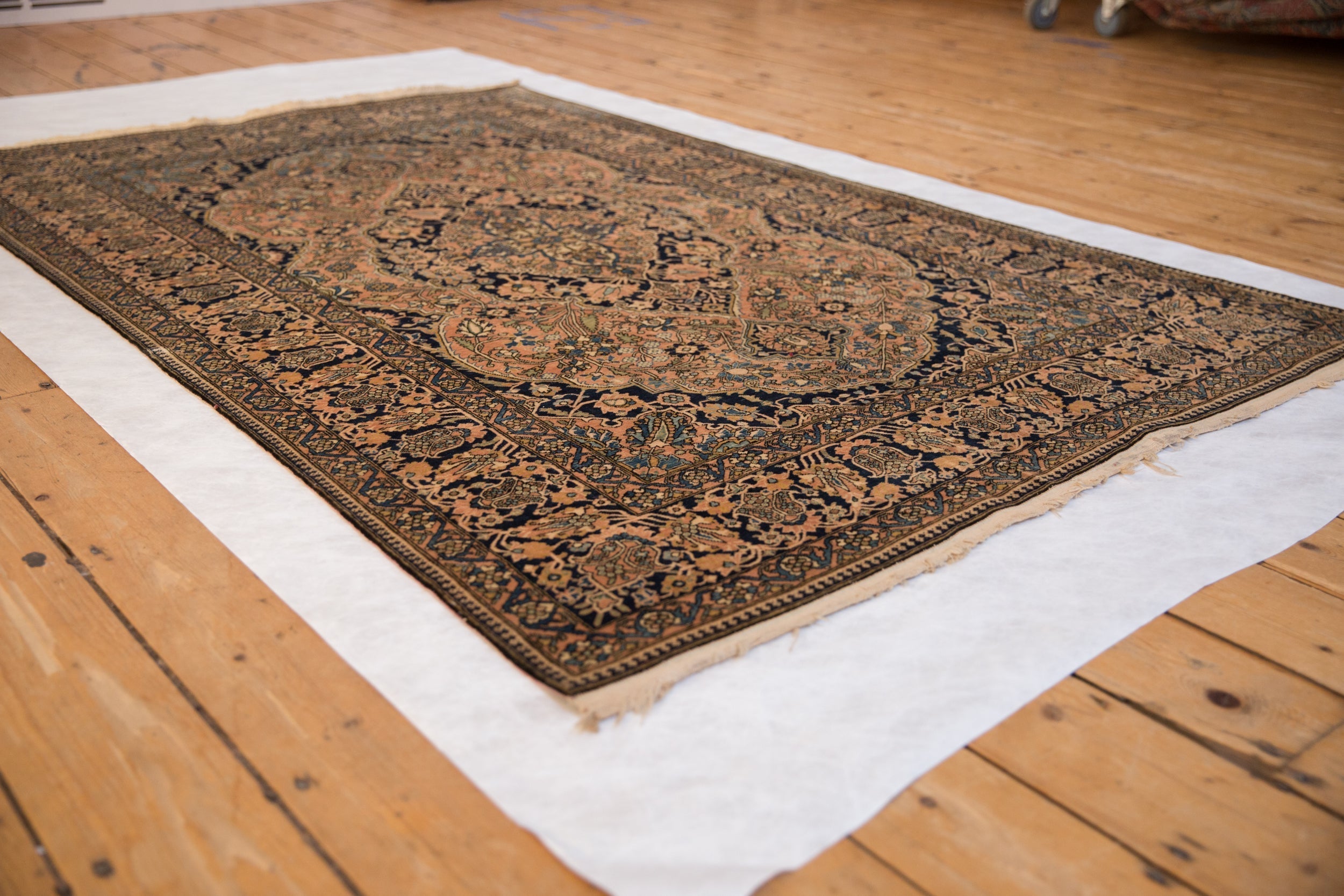 Antique Mohtashem Kashan Rug // ONH Item: 12884, Image 3