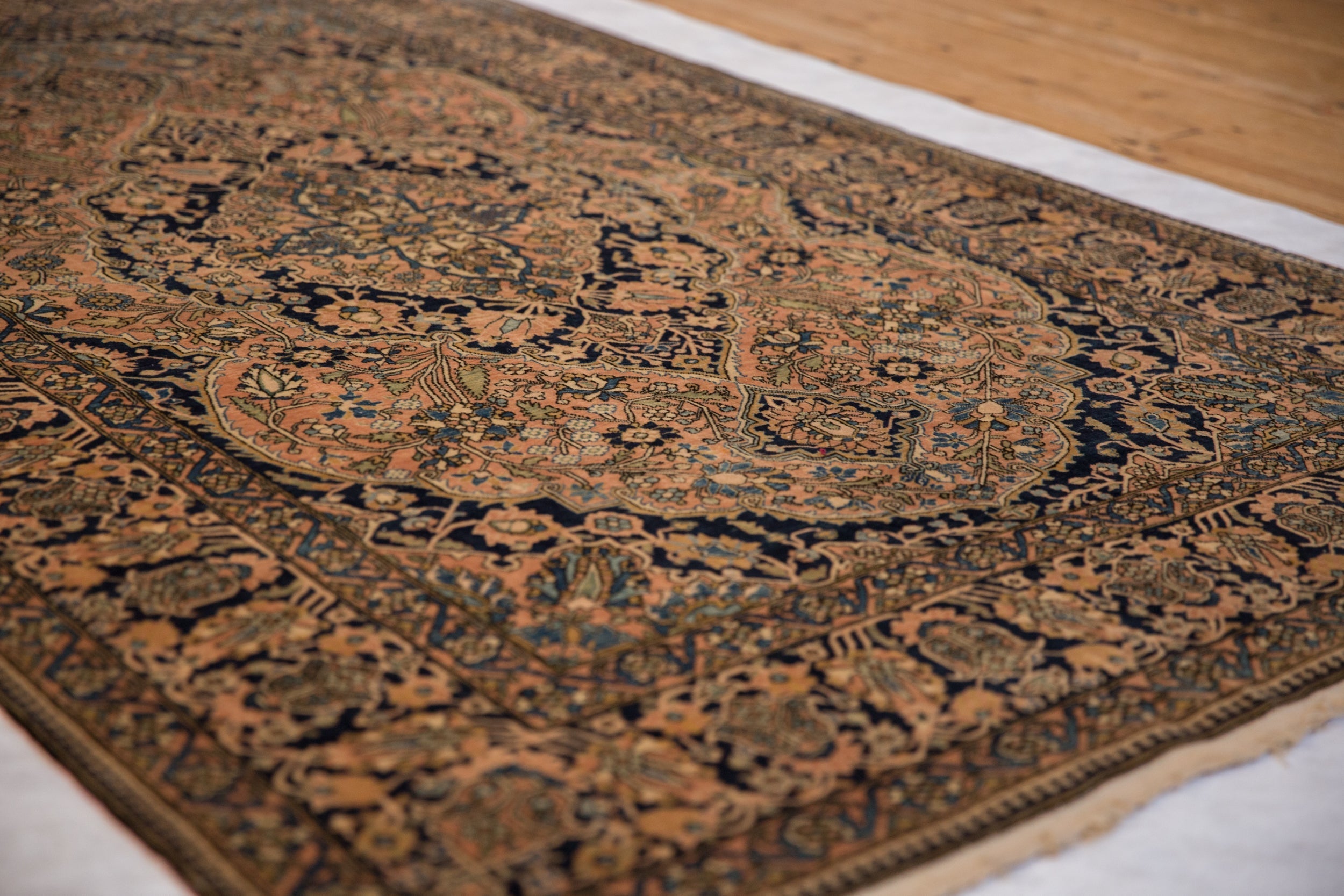 Antique Mohtashem Kashan Rug // ONH Item: 12884, Image 4