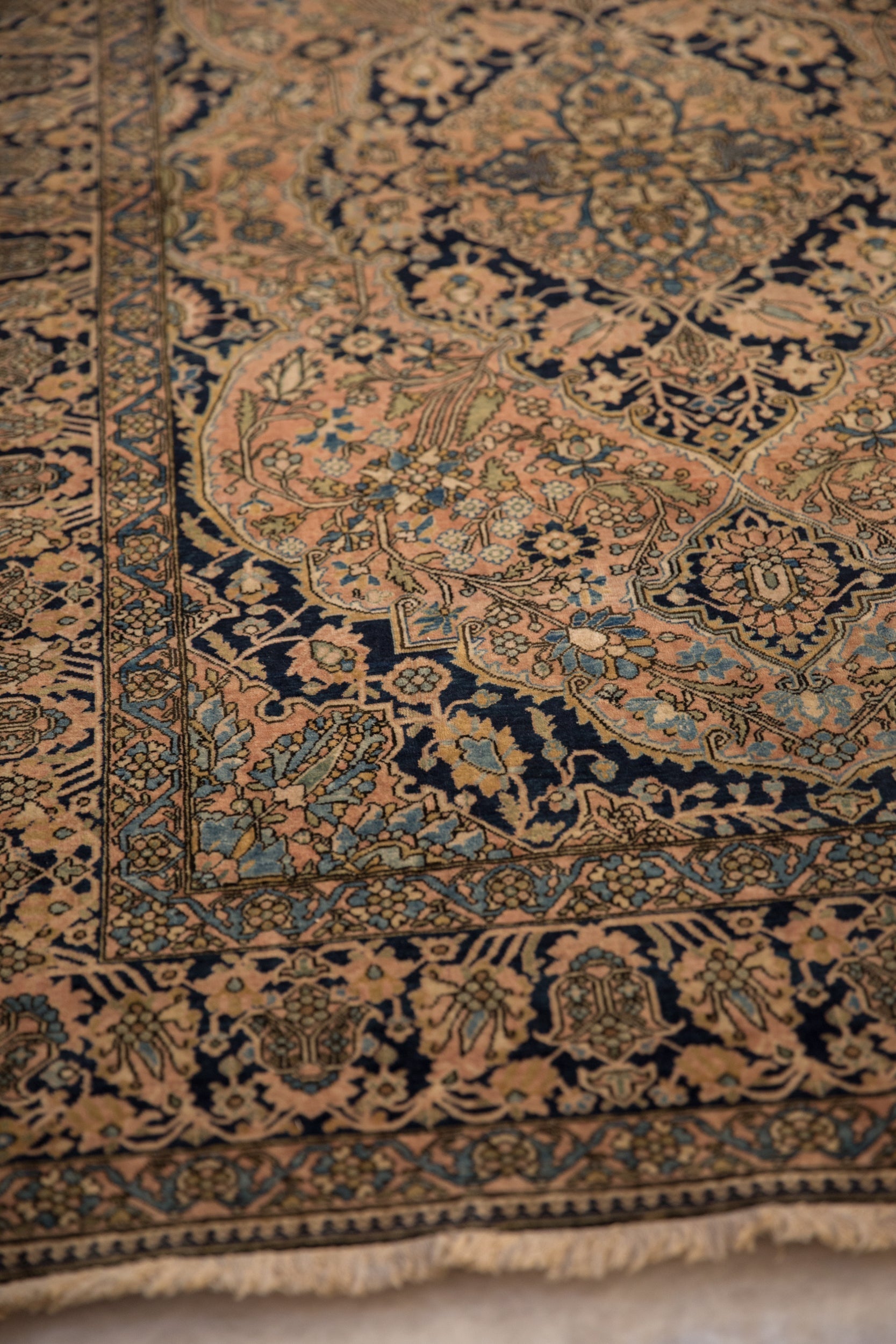 Antique Mohtashem Kashan Rug // ONH Item: 12884, Image 9