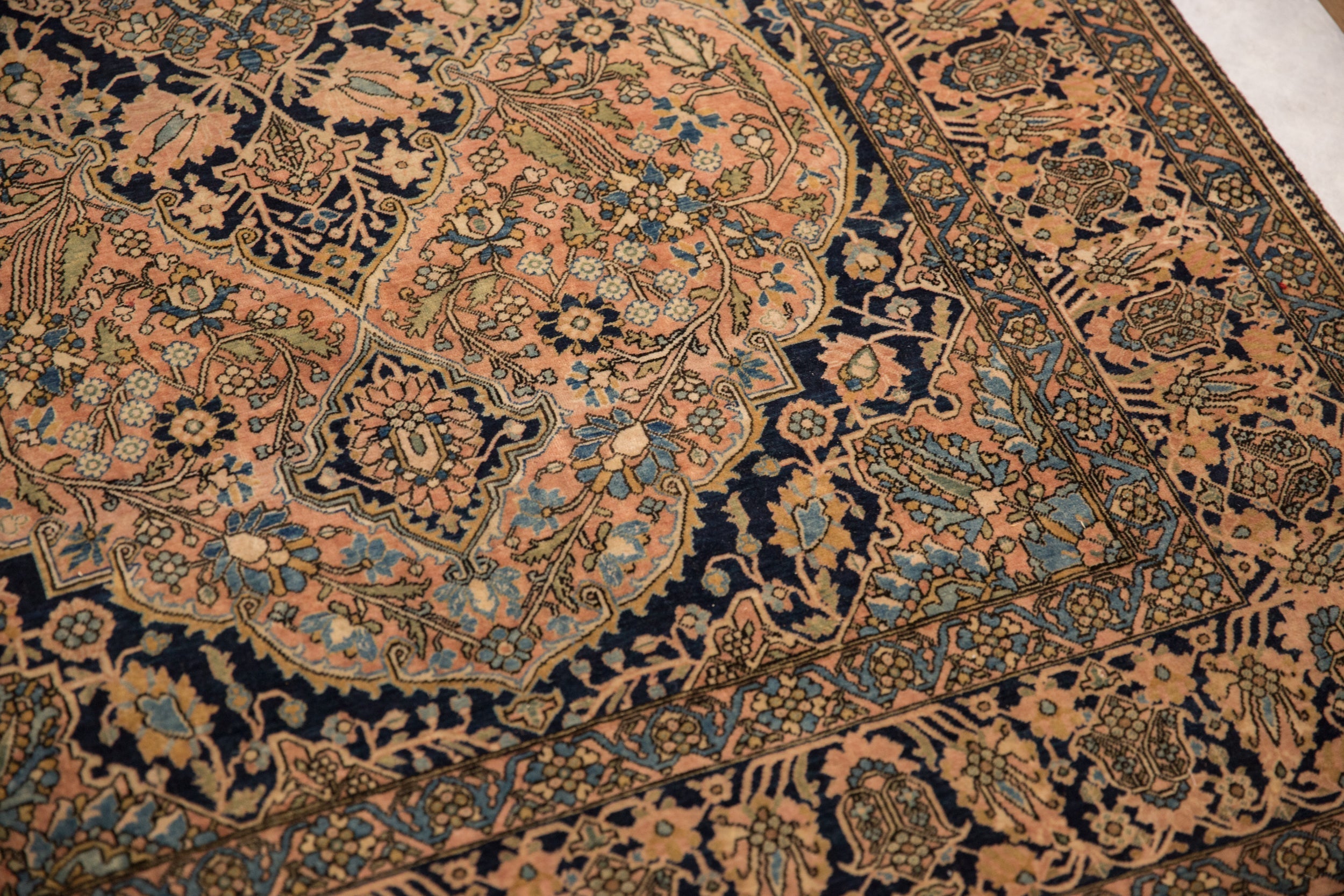 Antique Mohtashem Kashan Rug // ONH Item: 12884, Image 10