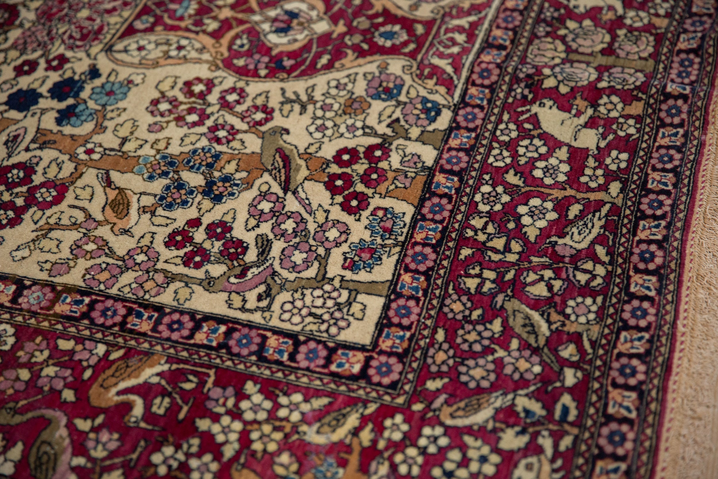 Antique Fine Isfahan Rug // ONH Item: 12914, Image 4