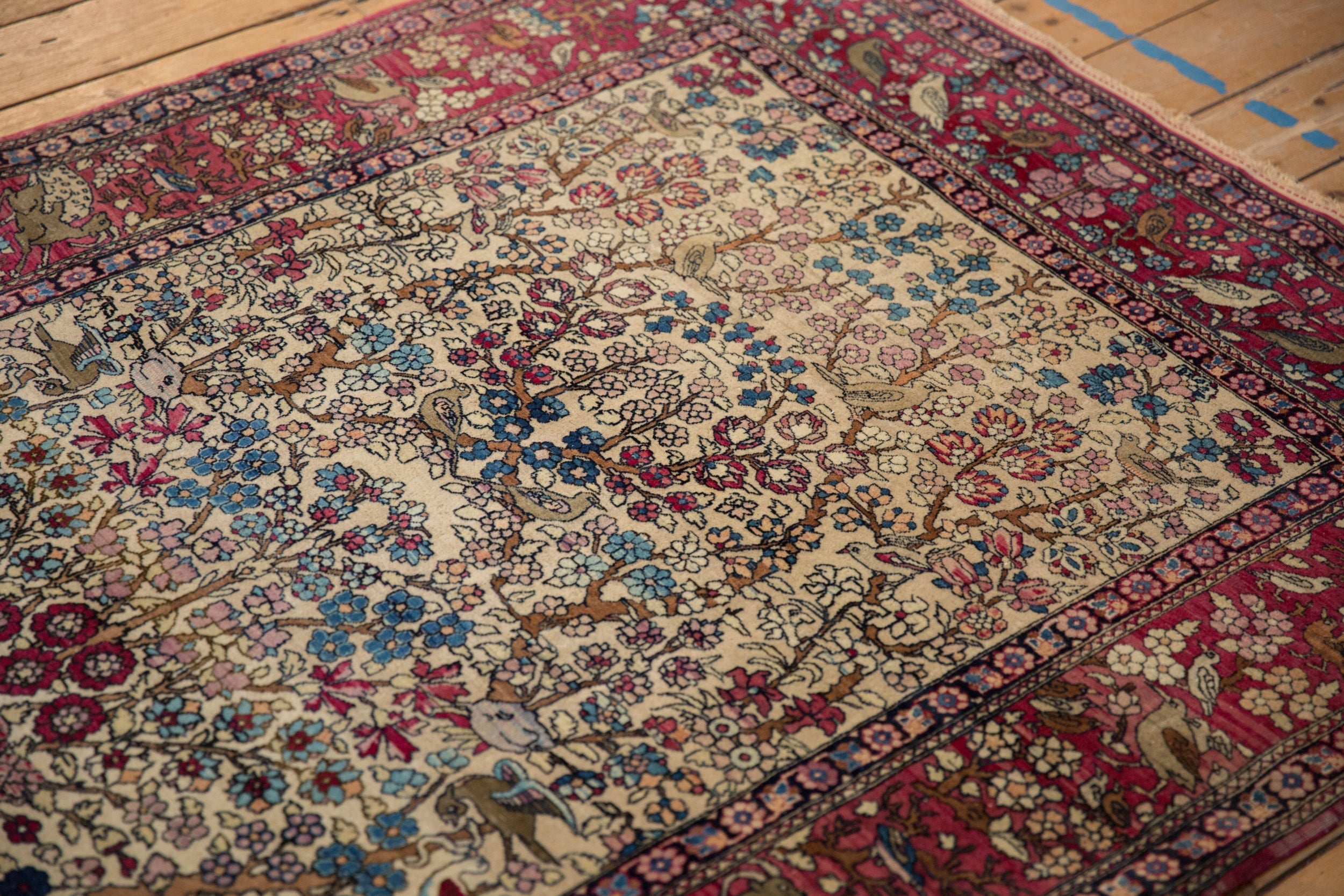 Antique Fine Isfahan Rug // ONH Item: 12914, Image 6