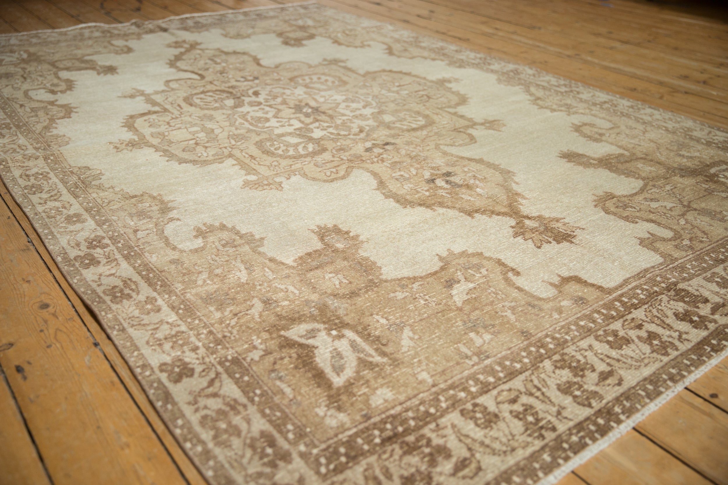 6x9 Vintage Distressed Kars Carpet // ONH Item 12941, Image 3