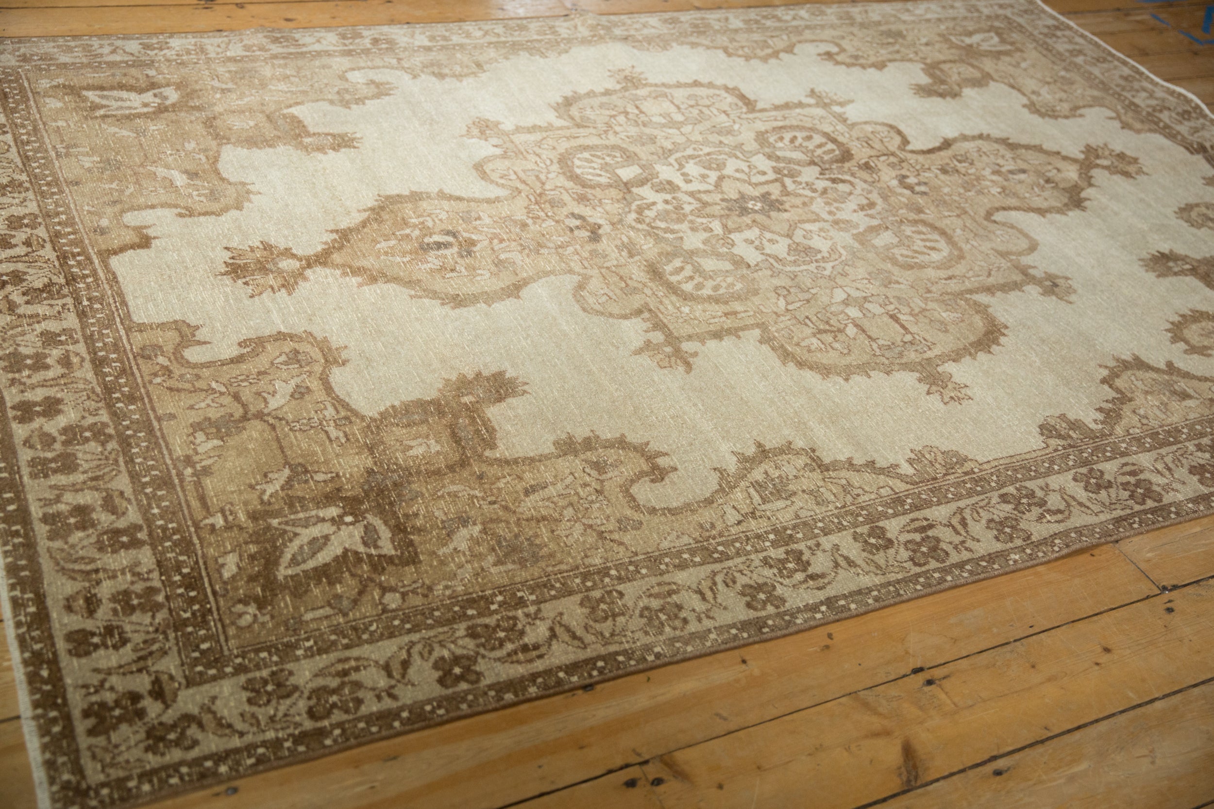 6x9 Vintage Distressed Kars Carpet // ONH Item 12941, Image 5