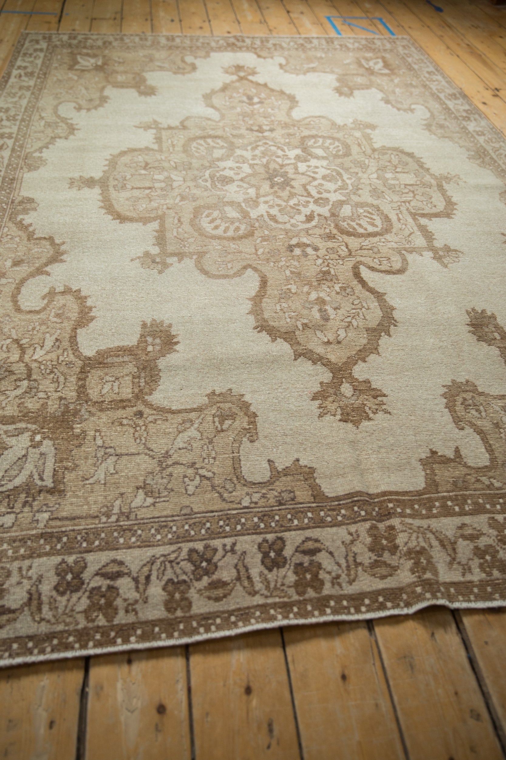 6x9 Vintage Distressed Kars Carpet // ONH Item 12941, Image 6