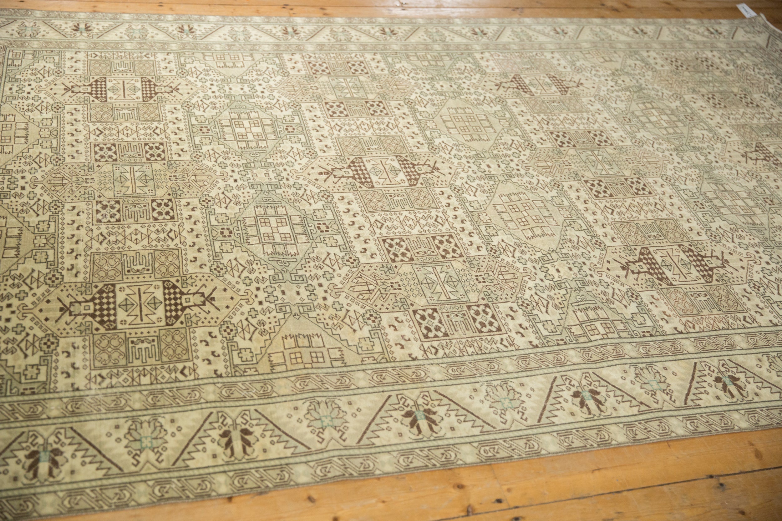 6.5x9.5 Vintage Distressed Sparta Carpet // ONH Item 12944, Image 4