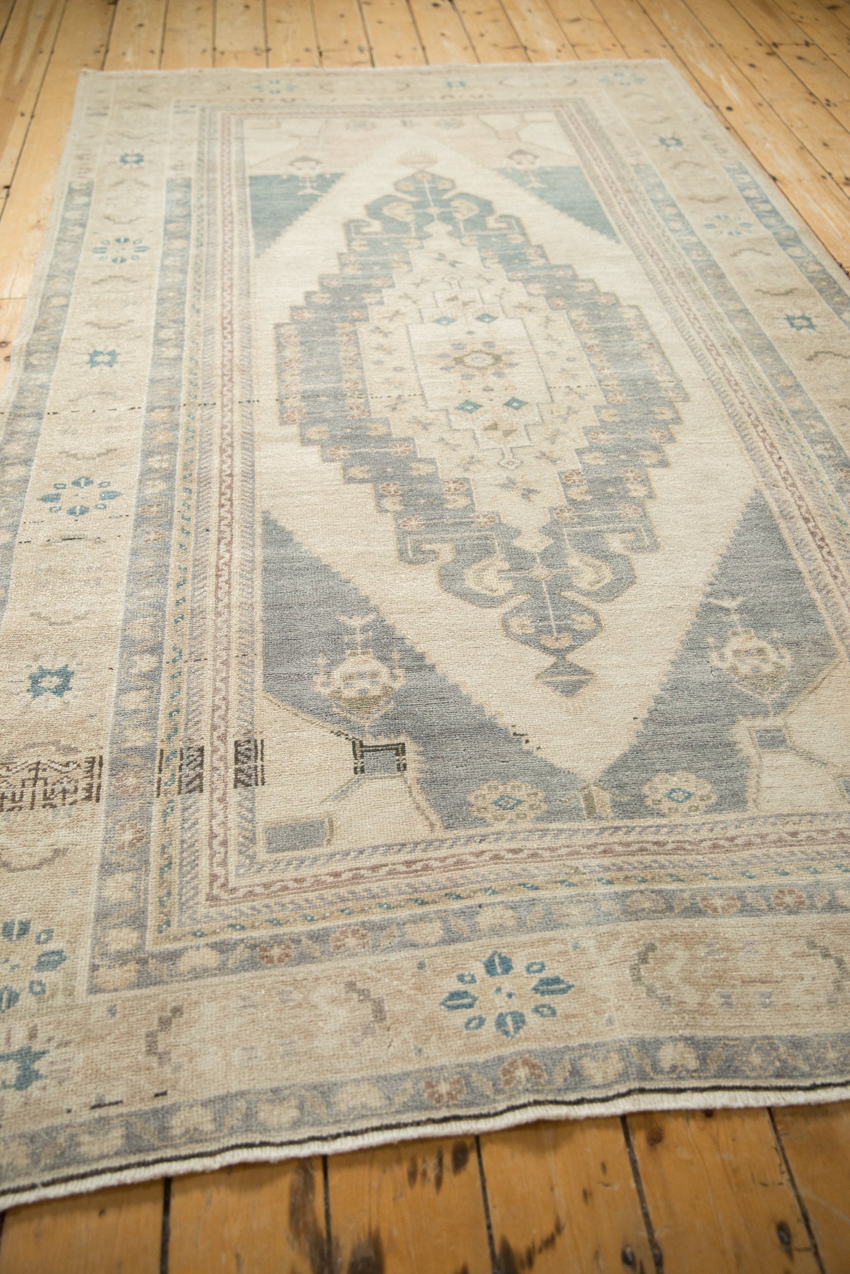 5x9 Vintage Distressed Oushak Carpet // ONH Item 12954, Image 6