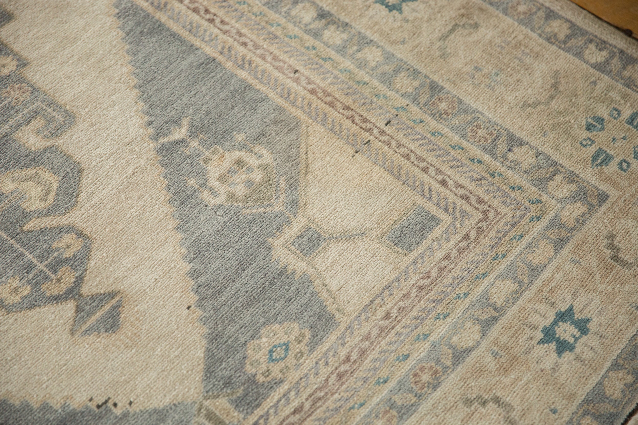 5x9 Vintage Distressed Oushak Carpet // ONH Item 12954, Image 7