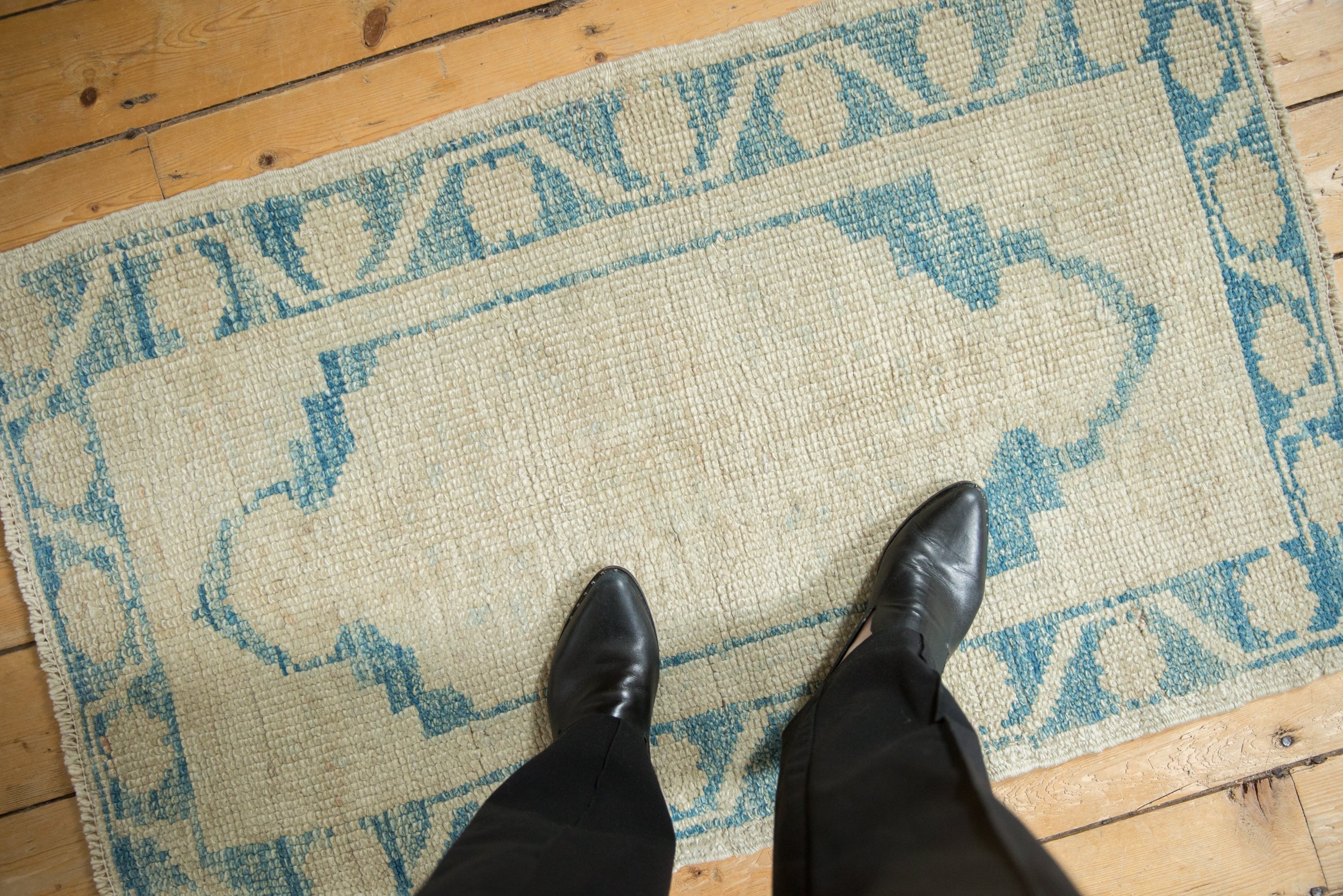 2.5x4 Distressed Oushak Rug // ONH Item 13000, Image 1