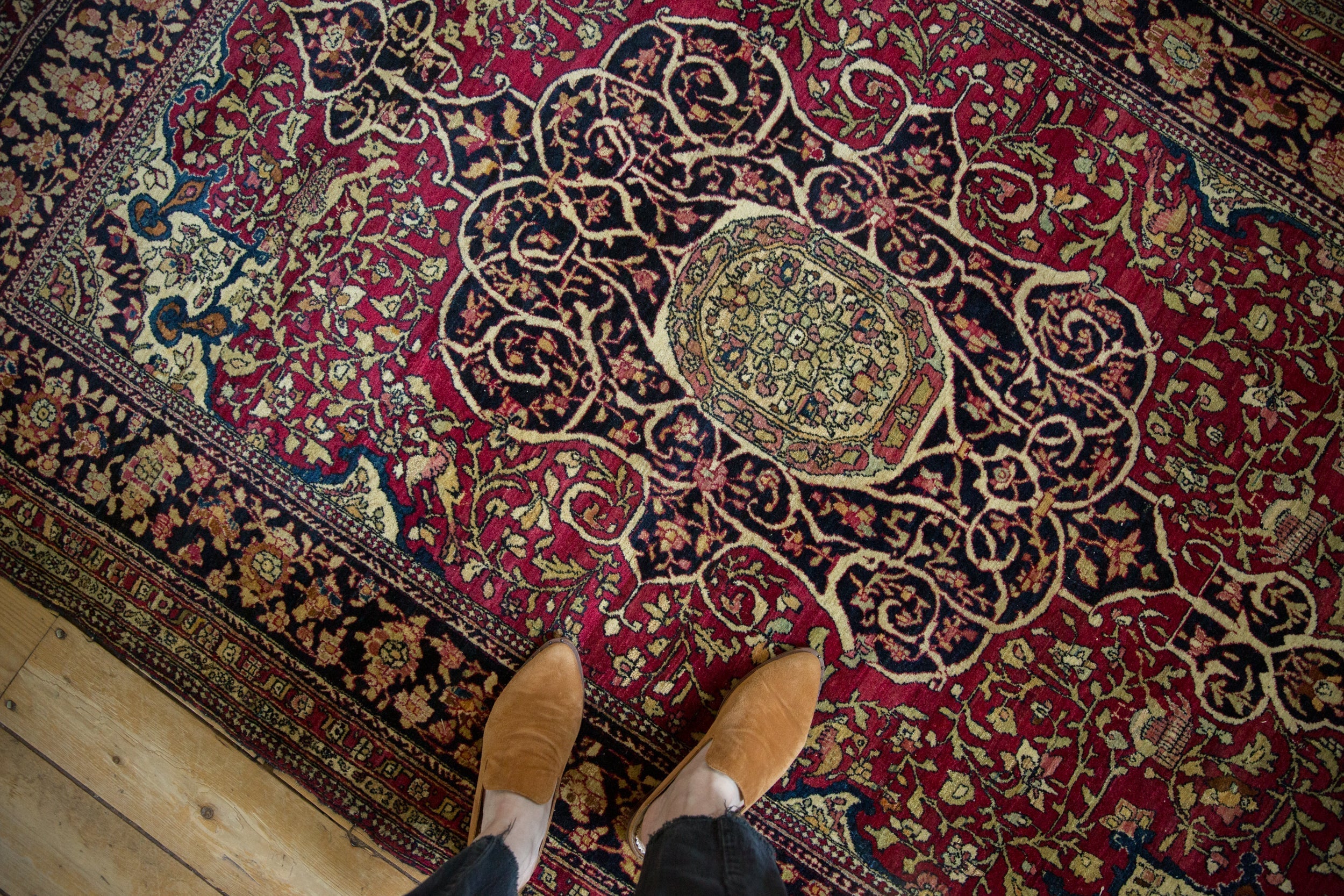 4.5x7 Antique Fine Isfahan Rug // ONH Item 13013, Image 1