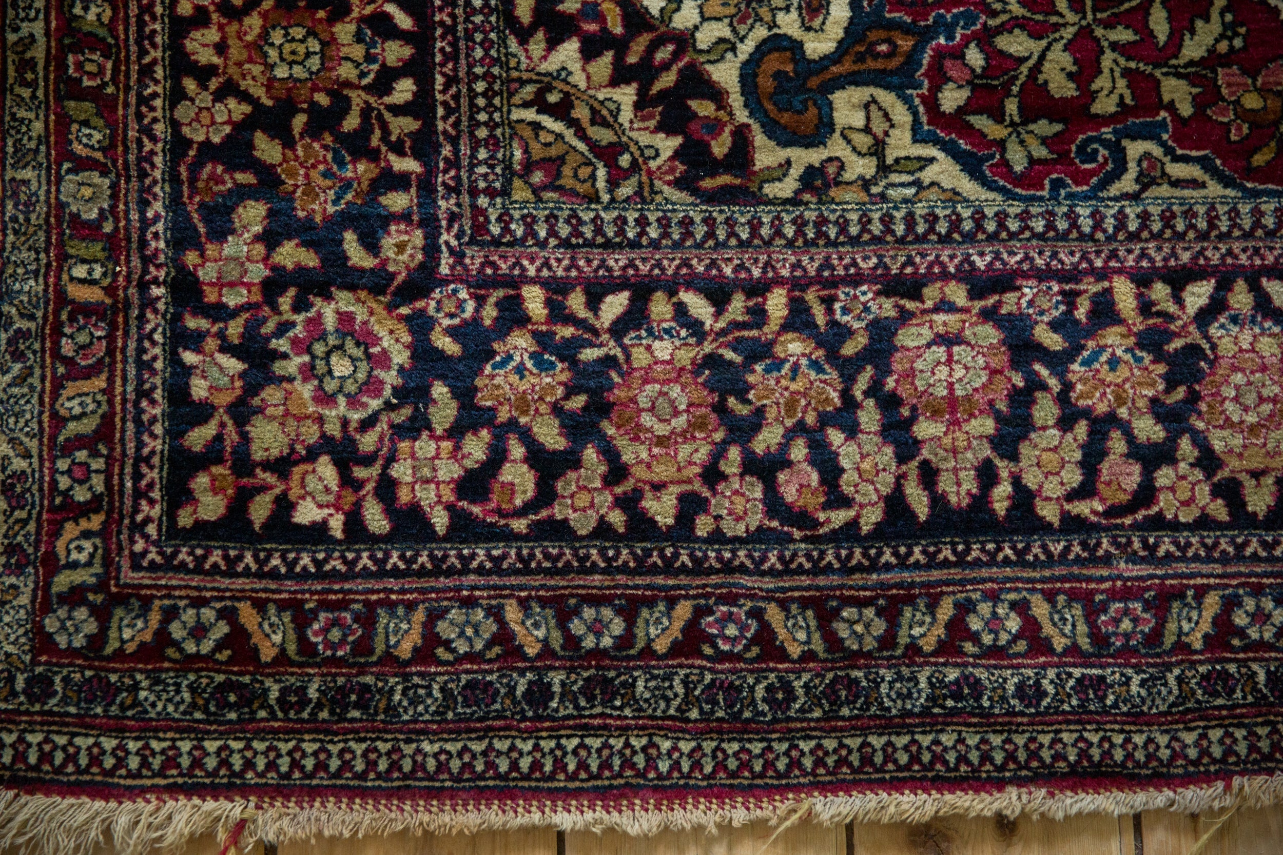 4.5x7 Antique Fine Isfahan Rug // ONH Item 13013, Image 3