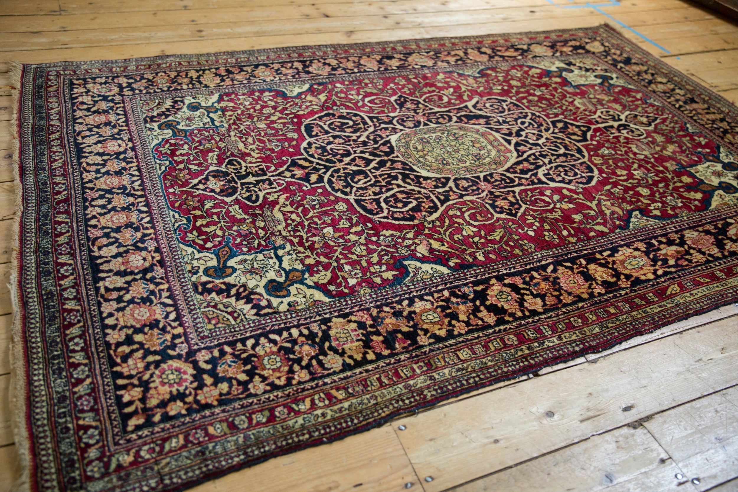 4.5x7 Antique Fine Isfahan Rug // ONH Item 13013, Image 6