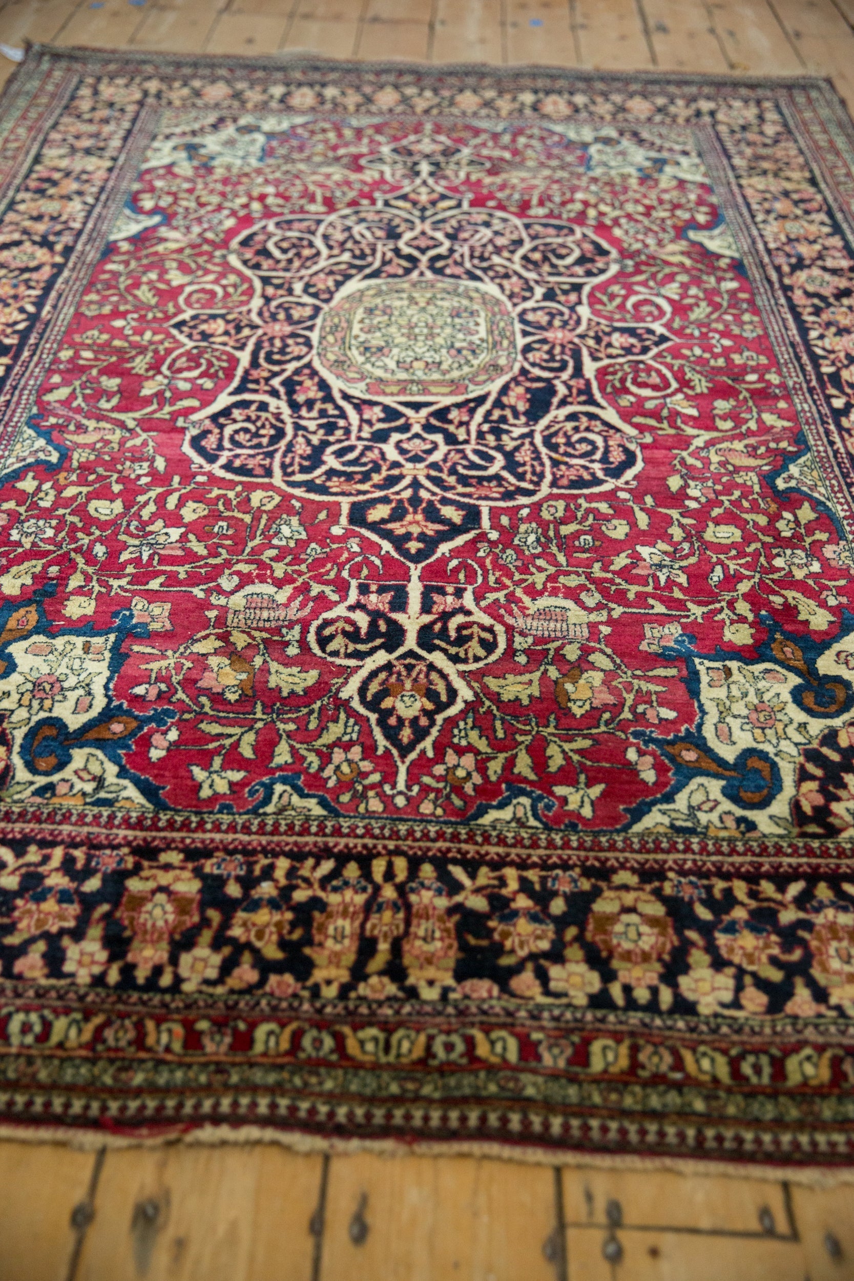 4.5x7 Antique Fine Isfahan Rug // ONH Item 13013, Image 7