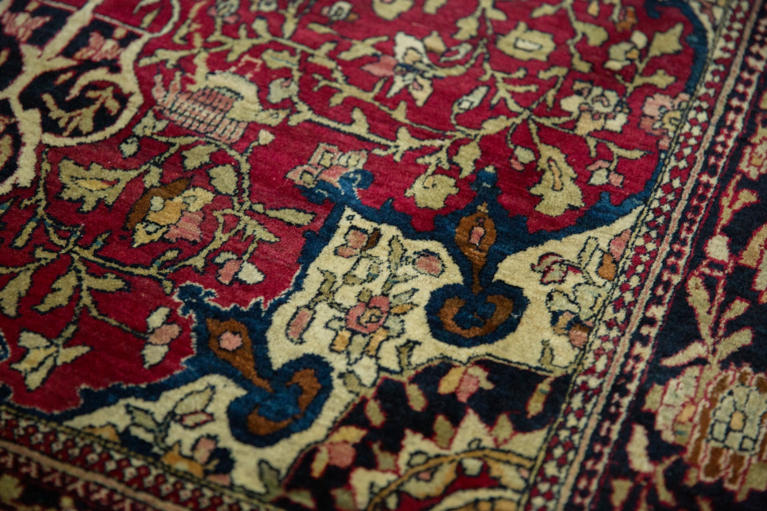 4.5x7 Antique Fine Isfahan Rug // ONH Item 13013, Image 9