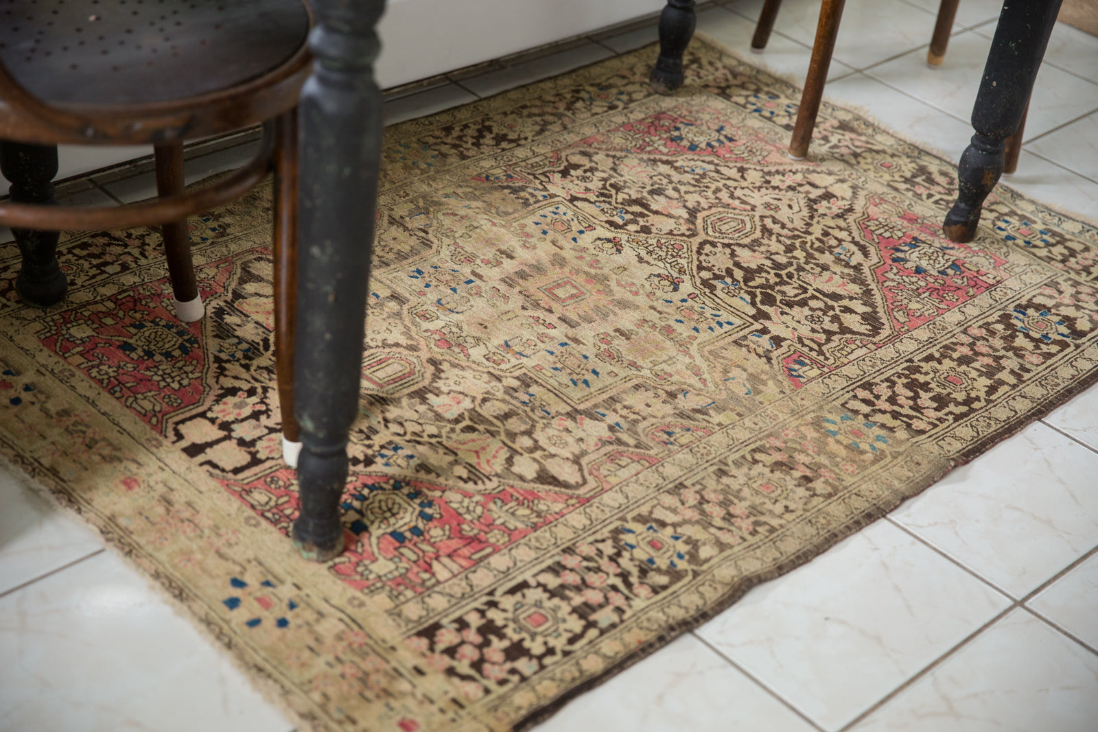 3x5 Antique Farahan Sarouk Rug // ONH Item 1902 Image 4