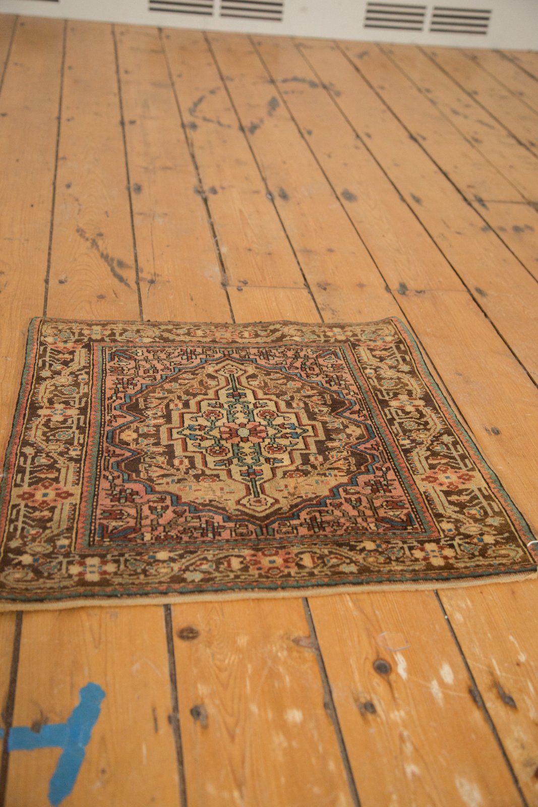 2x2 Vintage Farahan Sarouk Square Rug Mat // ONH Item 2564 Image 2