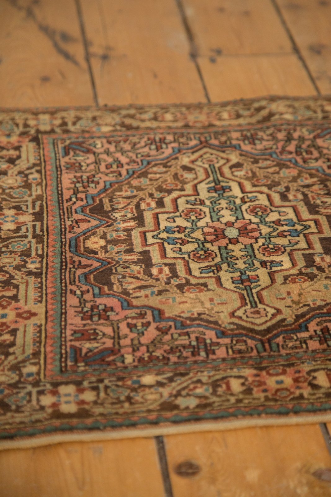 2x2 Vintage Farahan Sarouk Square Rug Mat // ONH Item 2564 Image 3