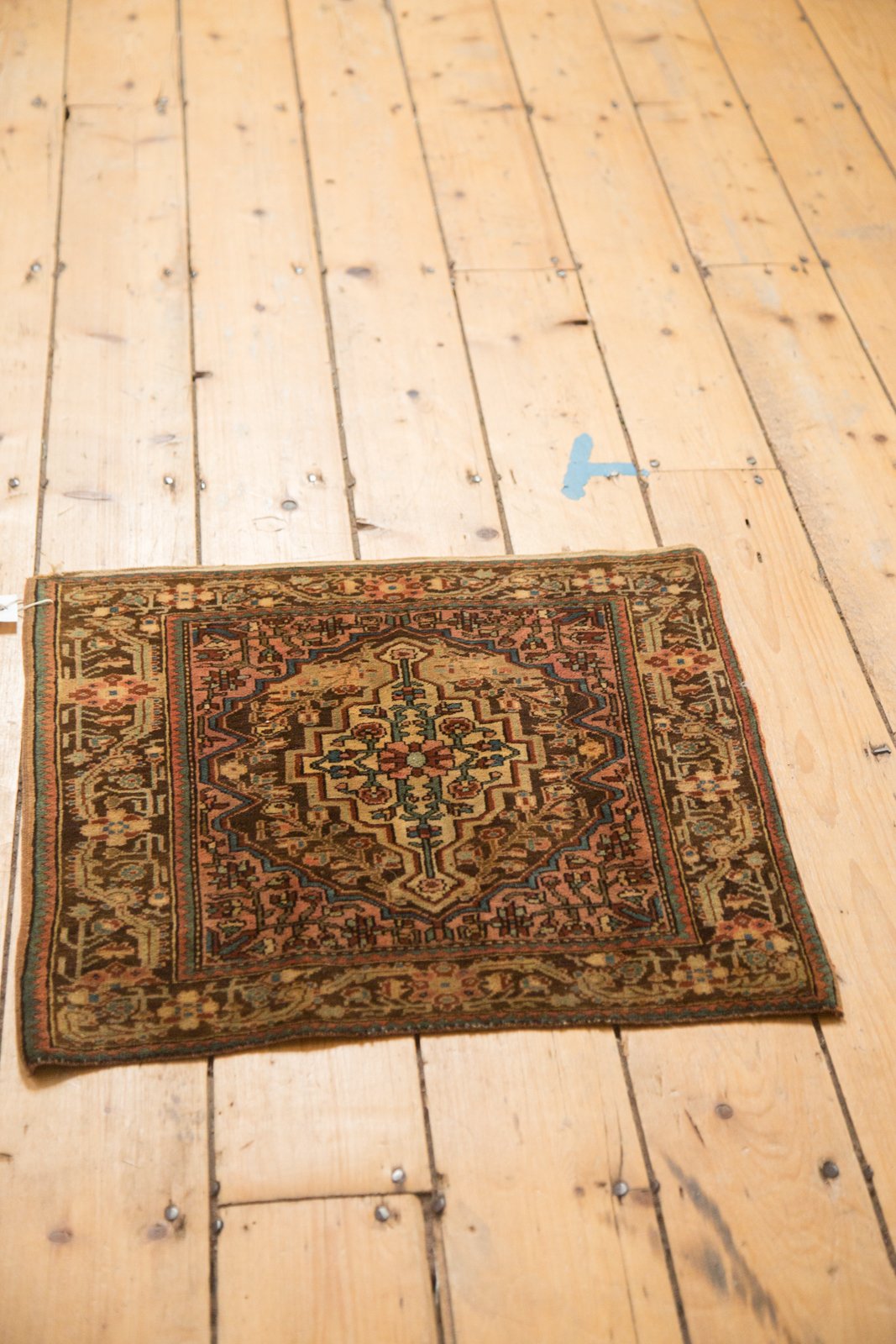 2x2 Vintage Farahan Sarouk Square Rug Mat // ONH Item 2564 Image 4