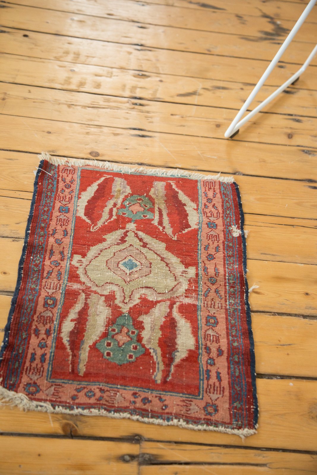 1.5x2 Antique Serapi Square Rug Mat // ONH Item 4512 Image 7