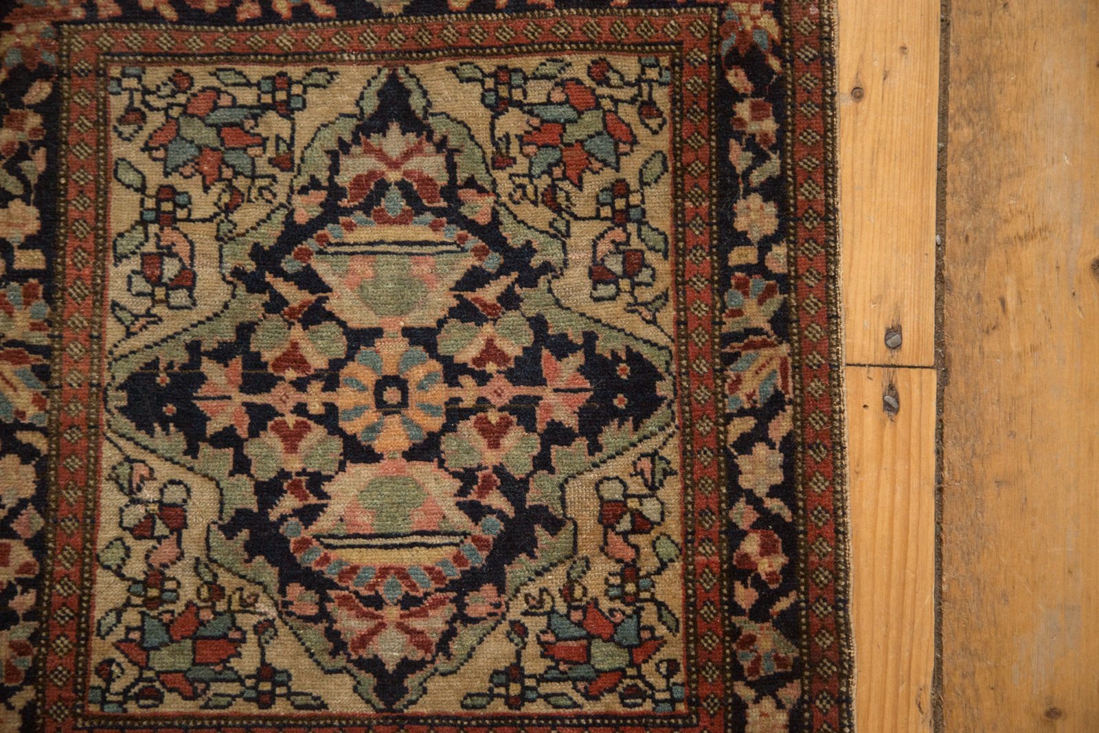 1.5x2 Antique Farahan Sarouk Square Bag Face Rug Mat // ONH Item 5042 Image 9