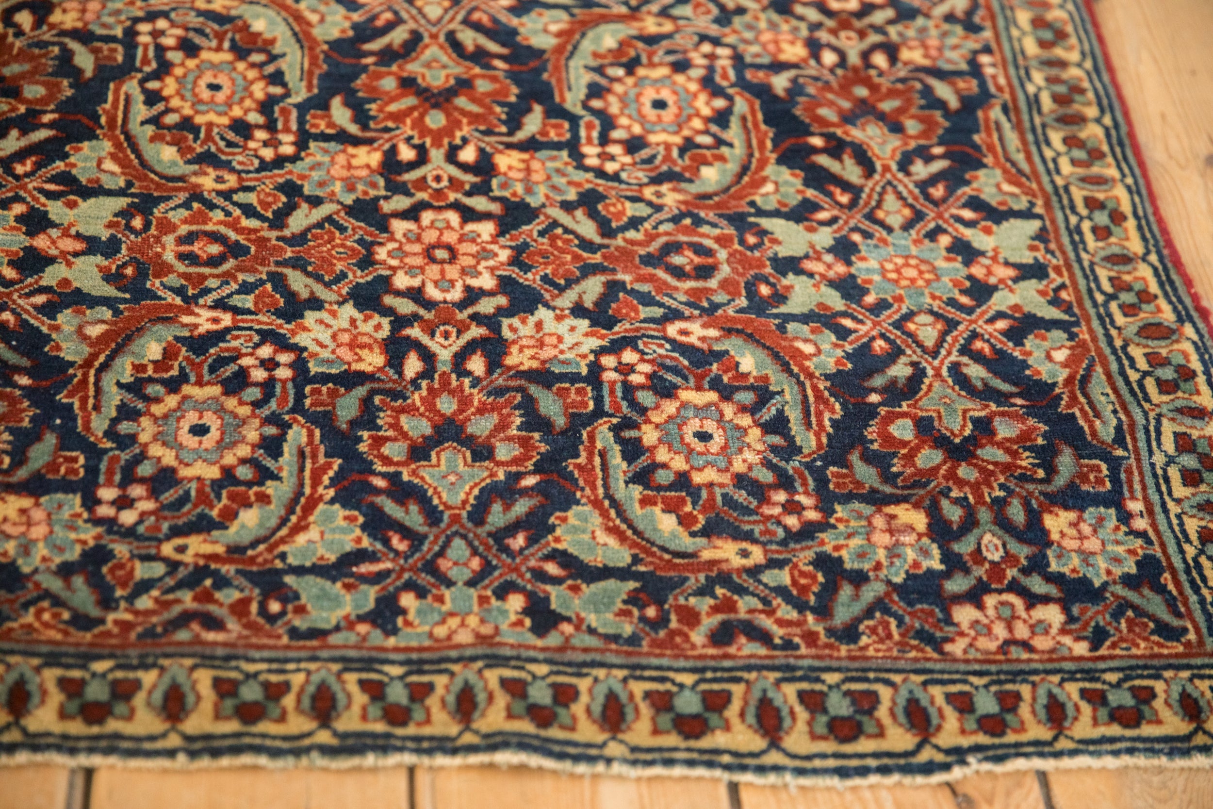 Vintage Tabriz Sennehbaft Rug // ONH Item: 5219, Image 5