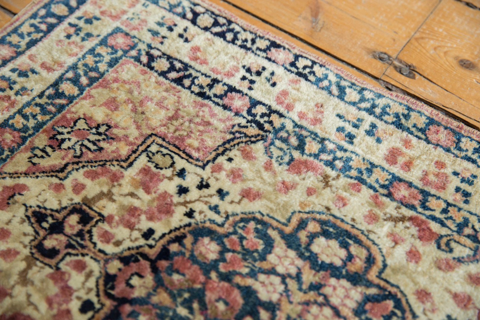 2x2.5 Antique Kerman Square Rug Mat // ONH Item 5926 Image 5