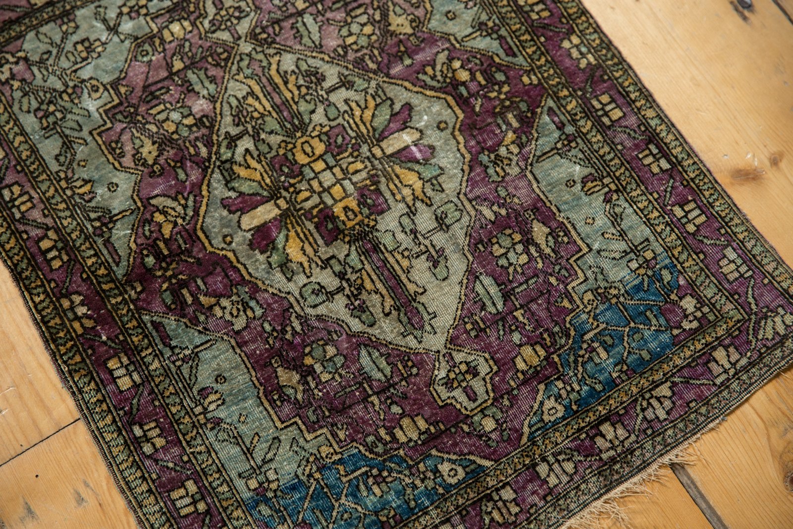 1.5x2 Antique Silk Mohtashem Kashan Square Rug Mat // ONH Item 6329 Image 4