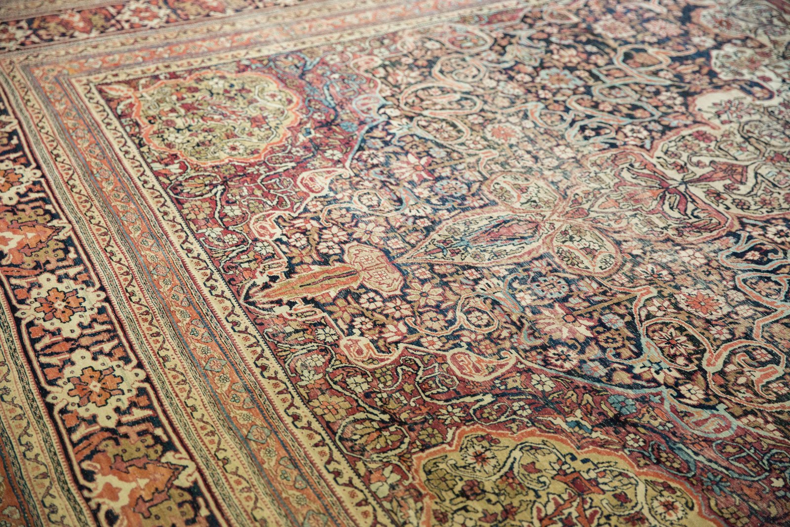 10.5x16.5 Antique Kermanshah Carpet // ONH Item 6533 Image 3
