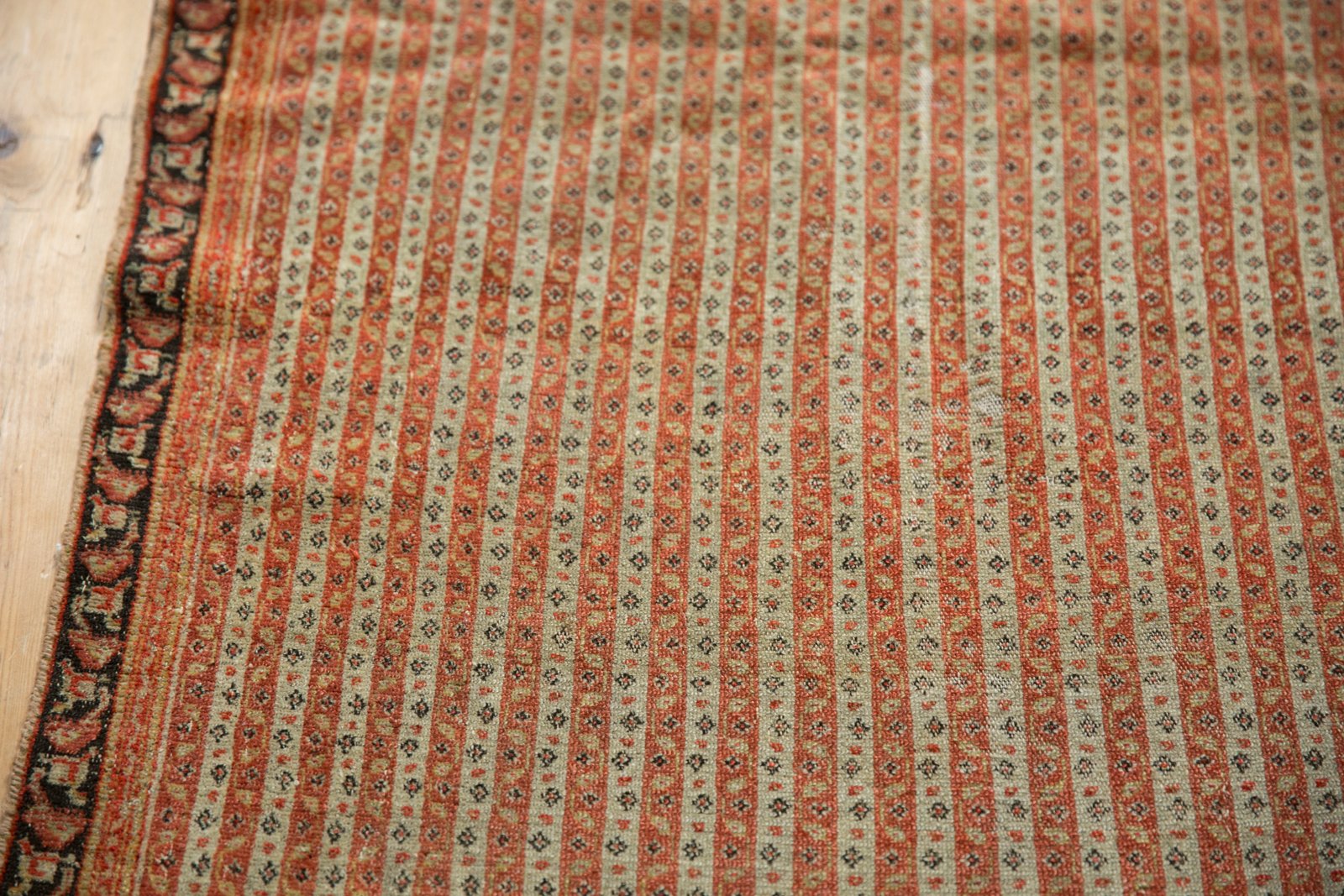 4x6 Antique Fine Senneh Rug // ONH Item 6536 Image 4