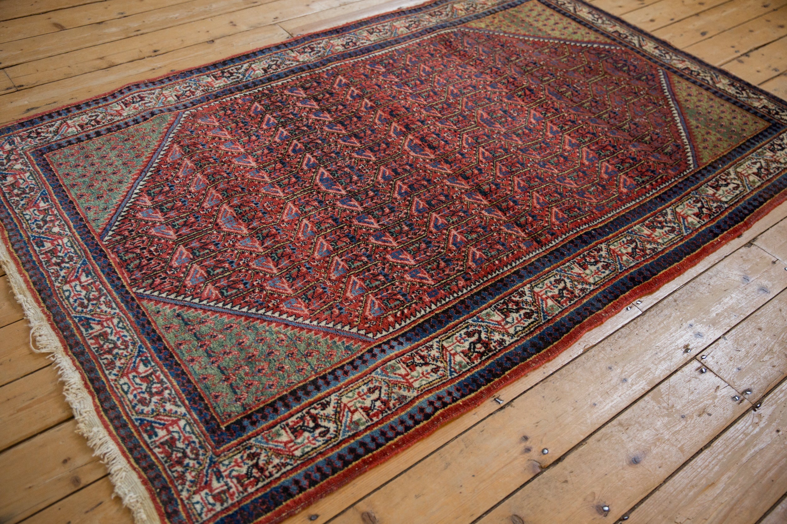 Vintage Arak Sarouk Rug // ONH Item: 6739, Image 4