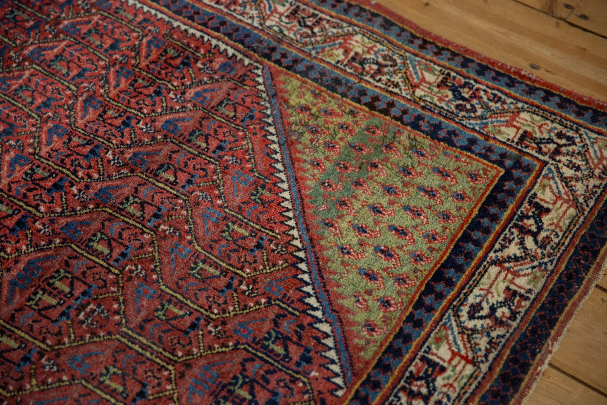 Vintage Arak Sarouk Rug // ONH Item: 6739, Image 5