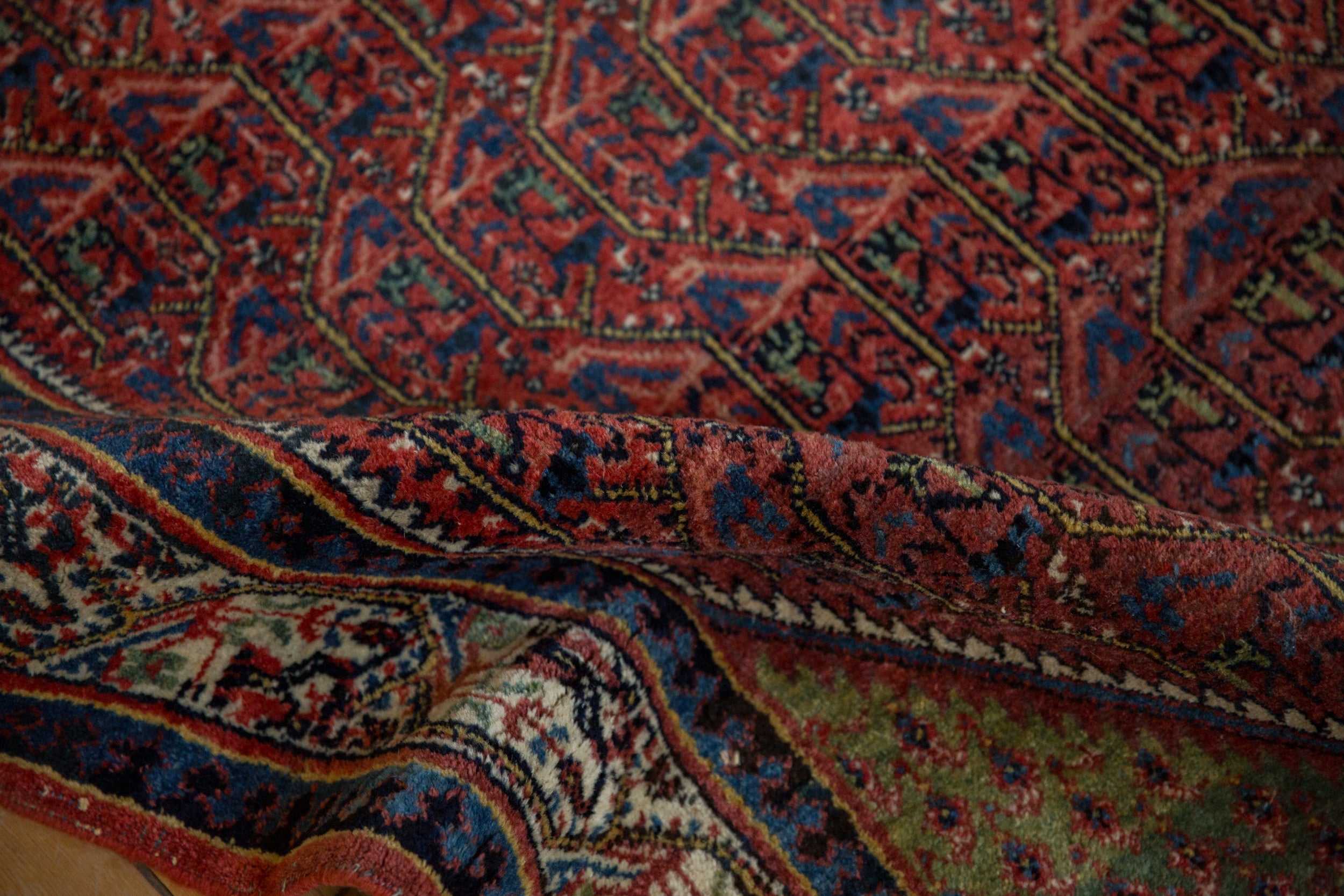 Vintage Arak Sarouk Rug // ONH Item: 6739, Image 9