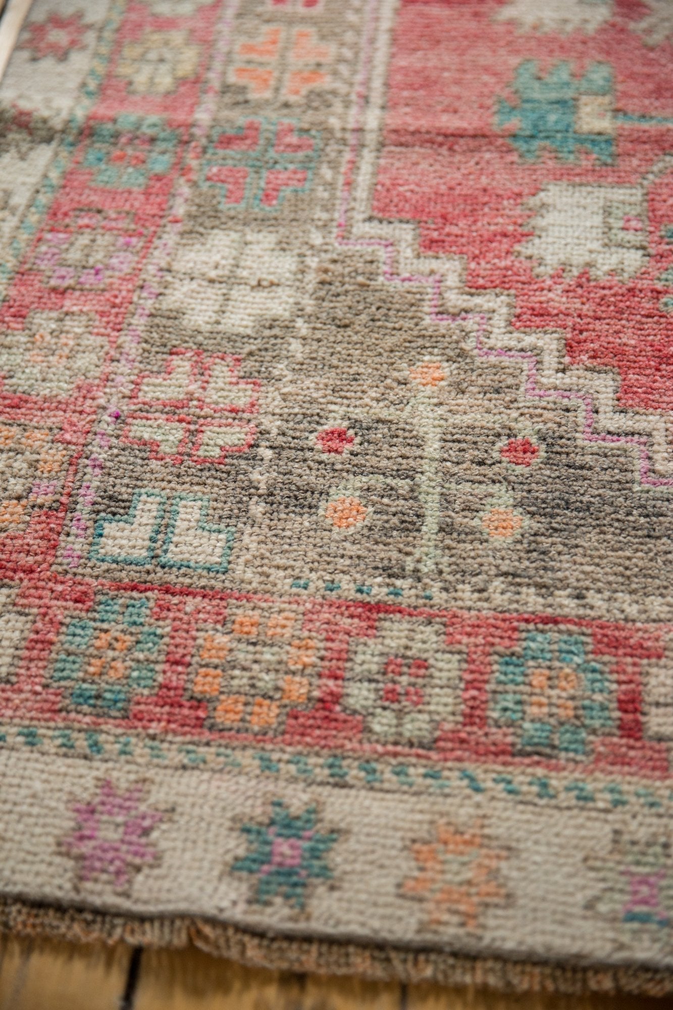 4.5x9.5 Vintage Distressed Oushak Rug Runner // ONH Item 7627 Image 5