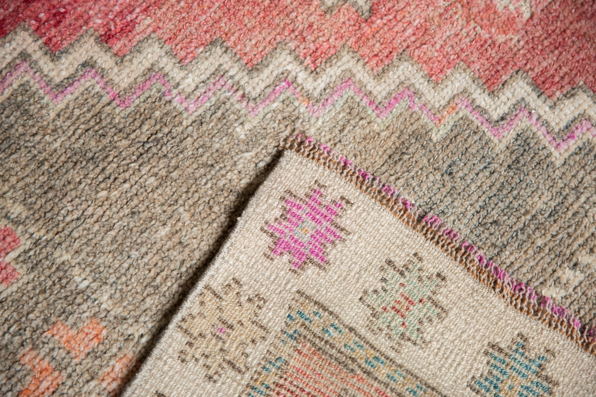 4.5x9.5 Vintage Distressed Oushak Rug Runner // ONH Item 7627 Image 8