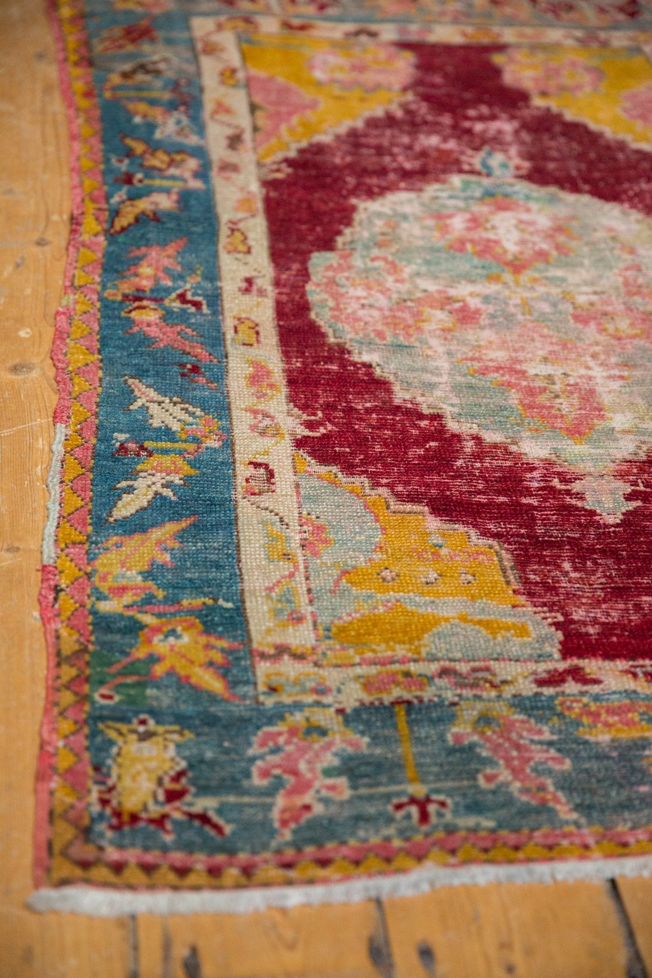 2.5x4 Antique Anatolian Rug // ONH Item 7665 Image 4