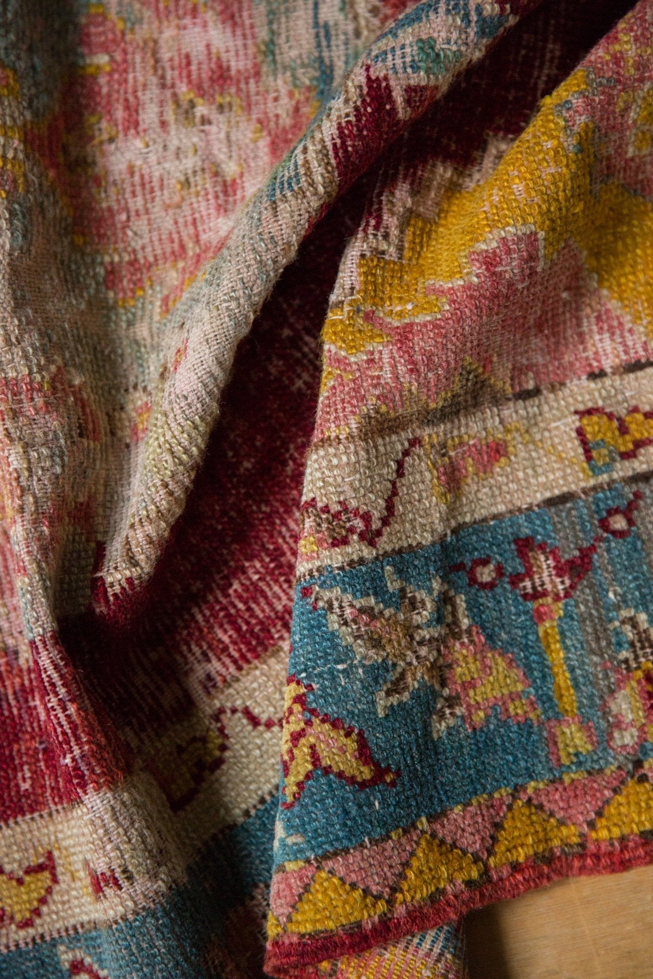 2.5x4 Antique Anatolian Rug // ONH Item 7665 Image 9