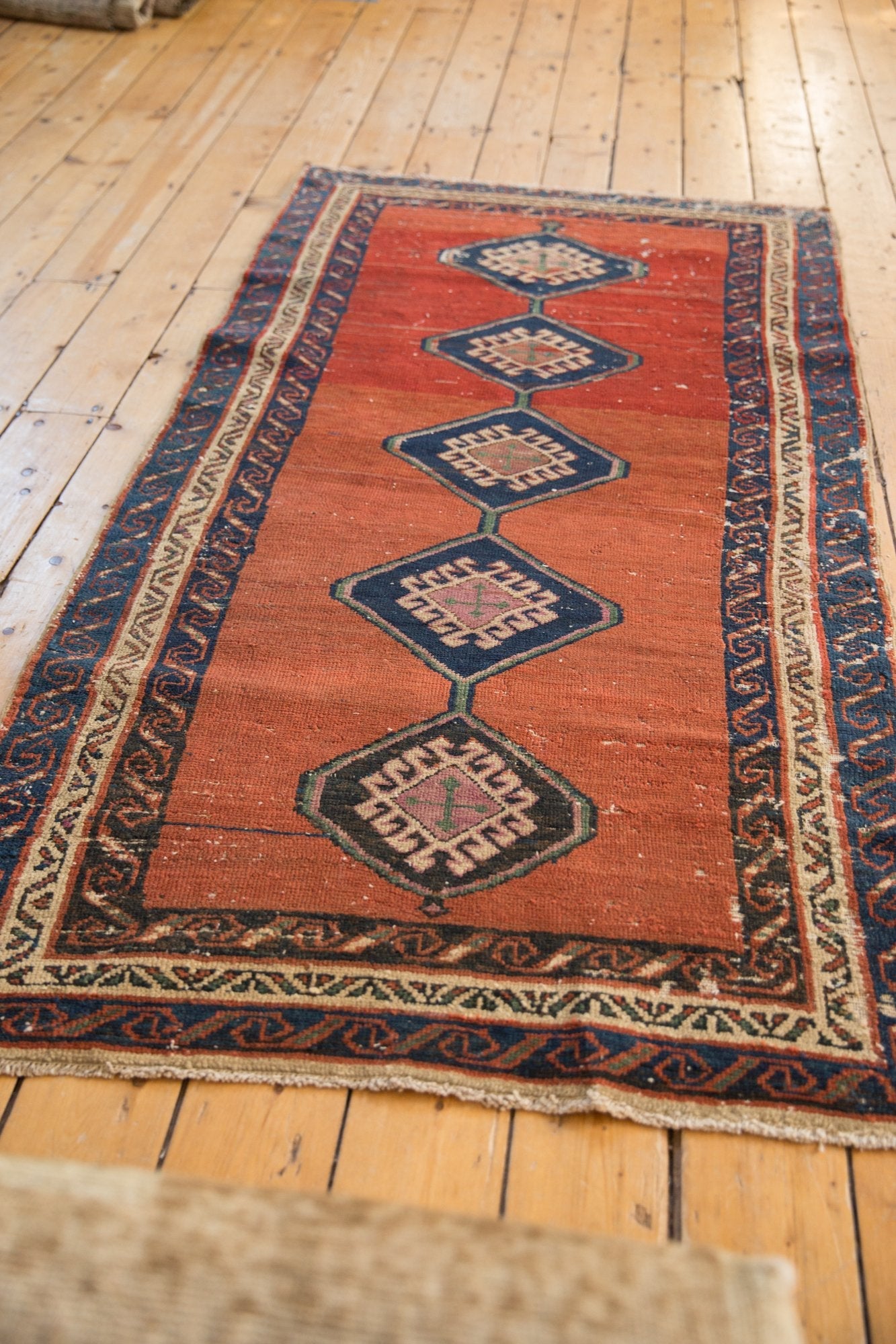 3.5x6.5 Antique Bakshaish Rug // ONH Item 7768 Image 2