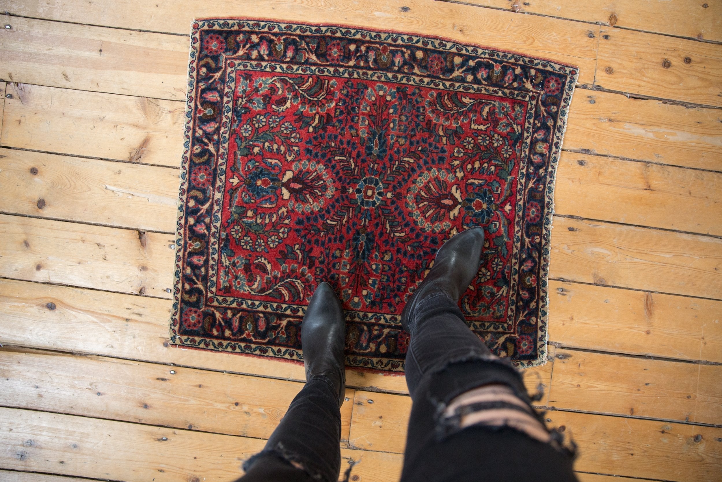 2.5x3 Vintage Fine German Sarouk Square Rug // ONH Item 8508 Image 1