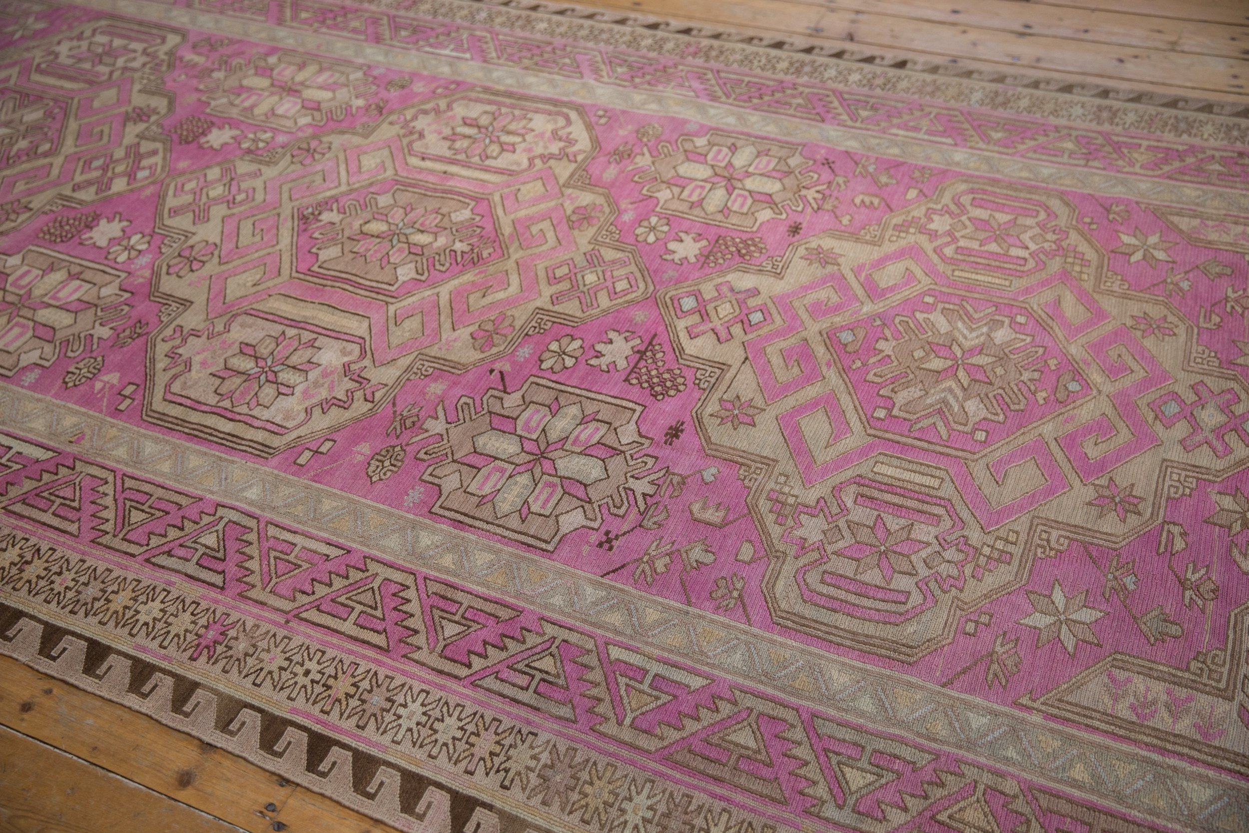 6x11 Vintage Distressed Soumac Carpet // ONH Item 8720 Image 7