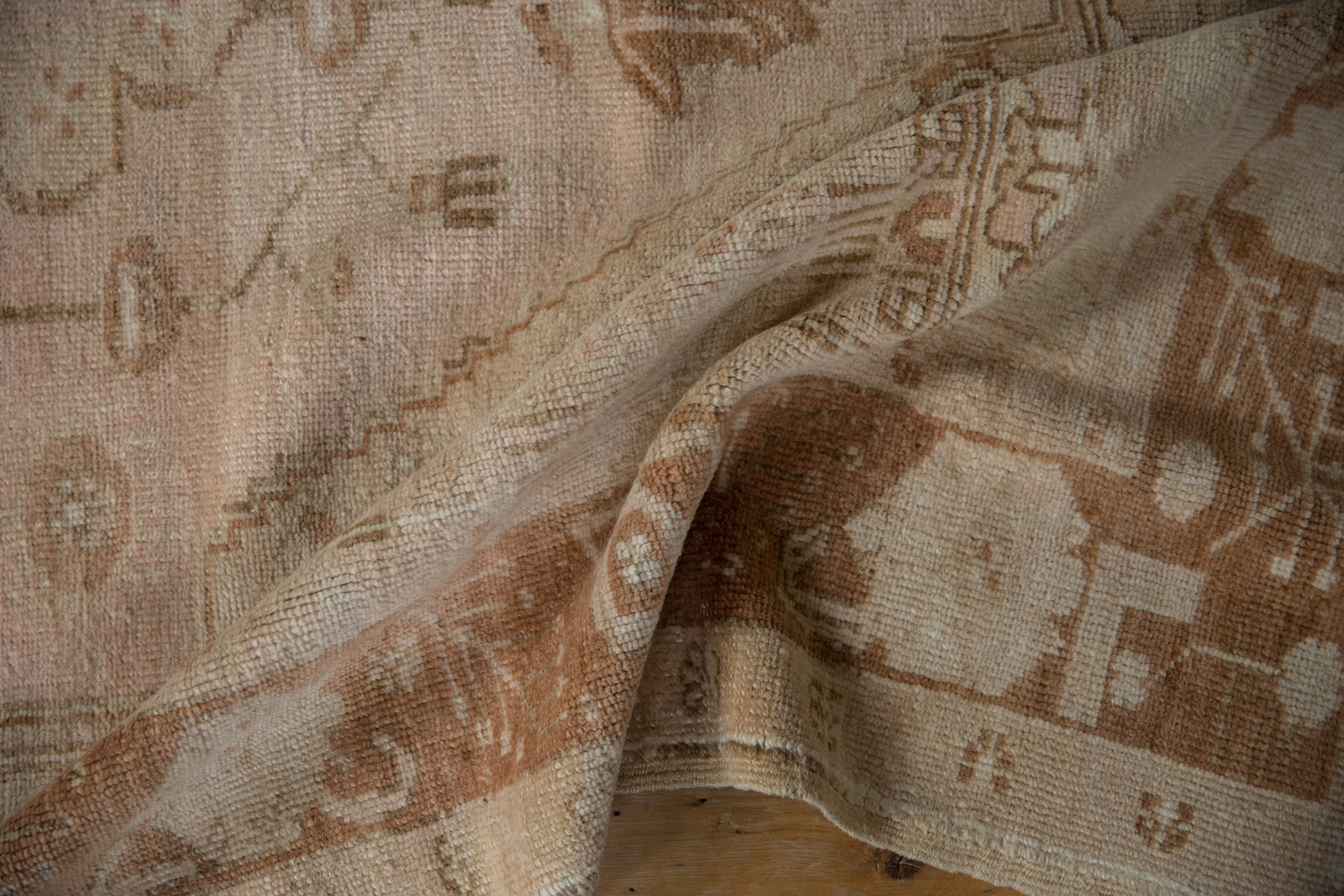 4.5x7.5 Vintage Distressed Oushak Rug // ONH Item 8983 Image 8